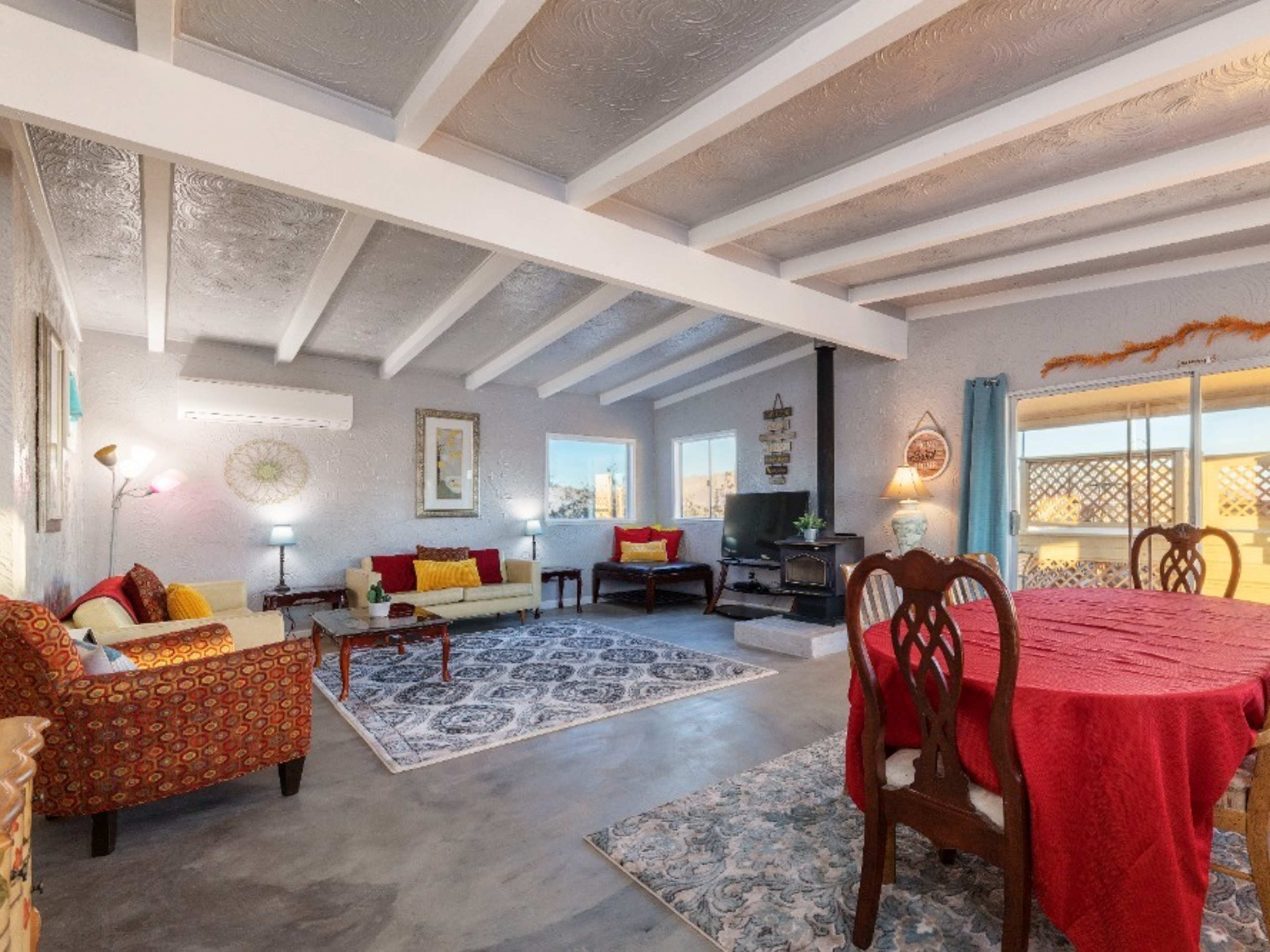 House 3 | Shabby Chic Retreat