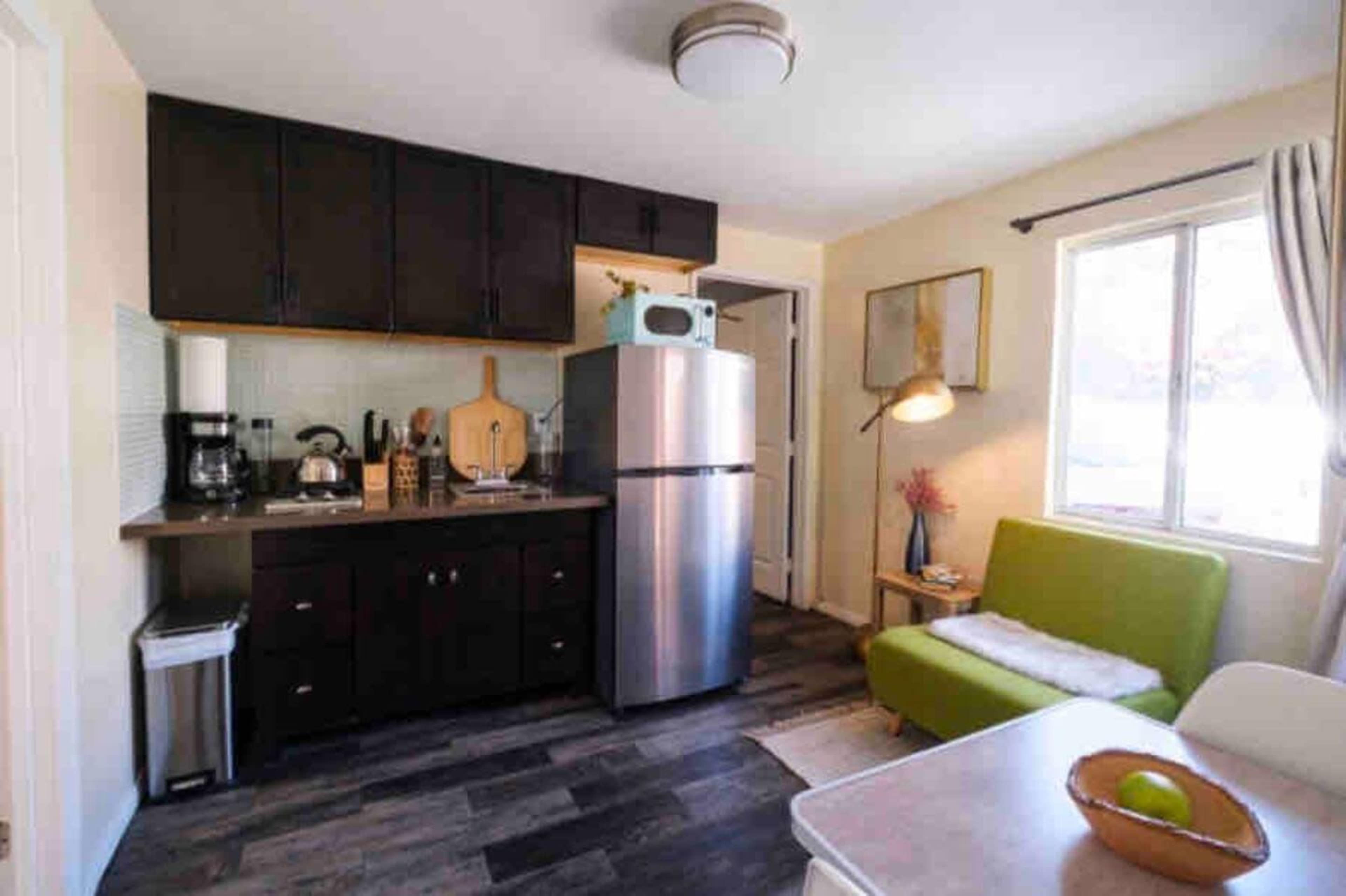 Cottage Like small house- Apartment Feel Image in Central LA, Los Angeles, CA