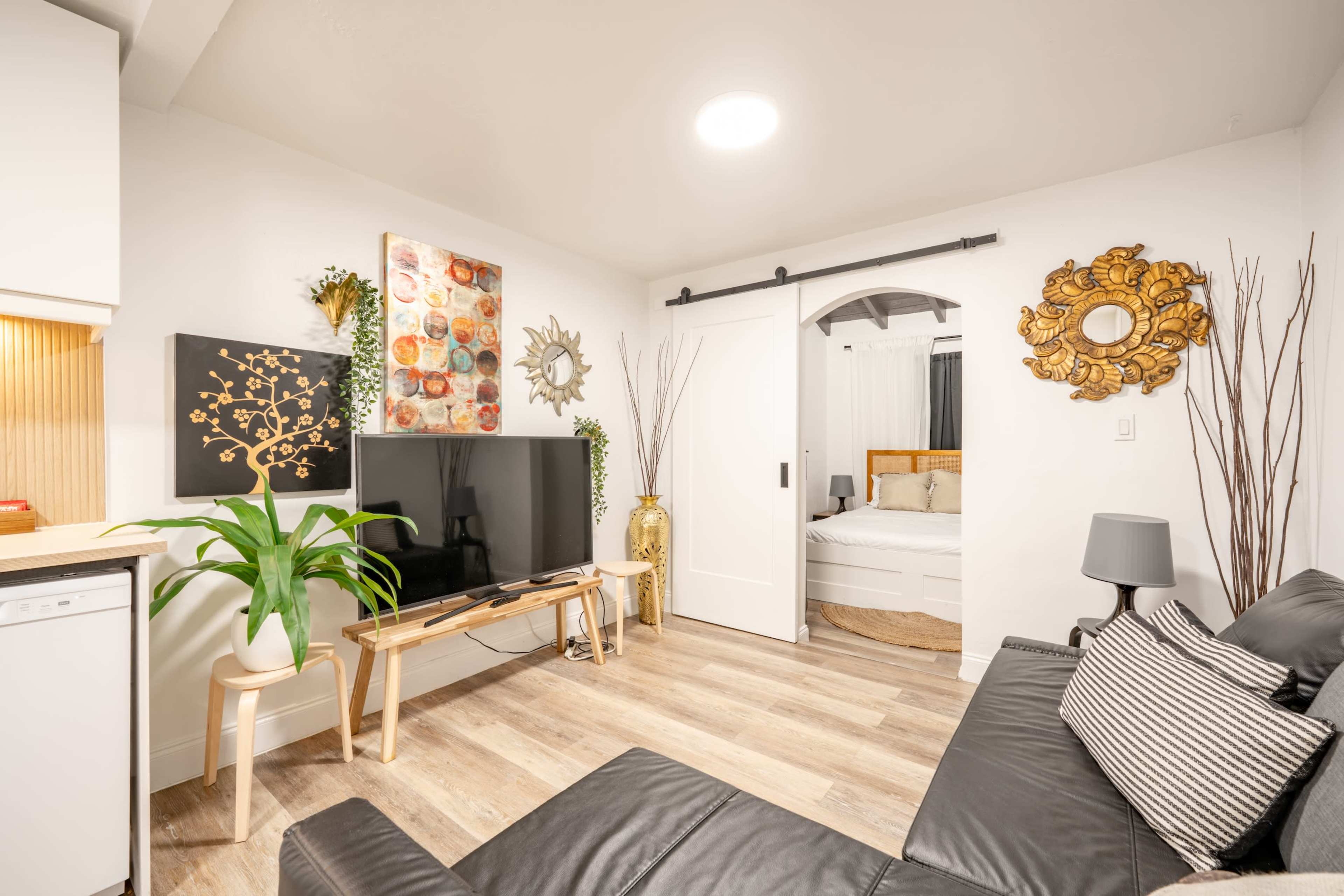 Escape & Create: Quiet Tropical Apartment Ideal for Content Creation & Focused Work in Little Haiti Image in Little Haiti, MIAMI, FL