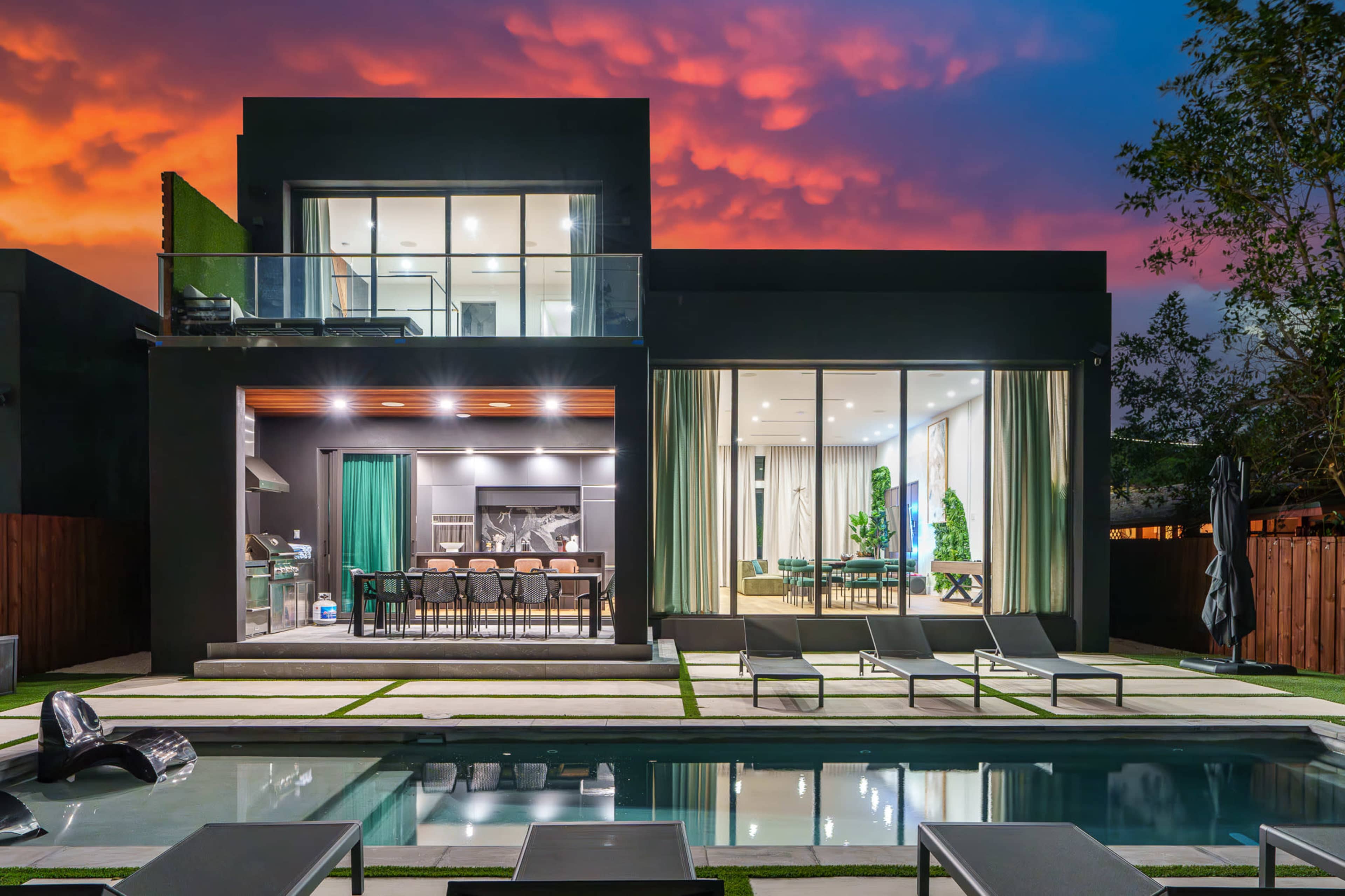 6-Bedroom Bliss: Miami's Hidden Gem Image in Miami, miami, FL
