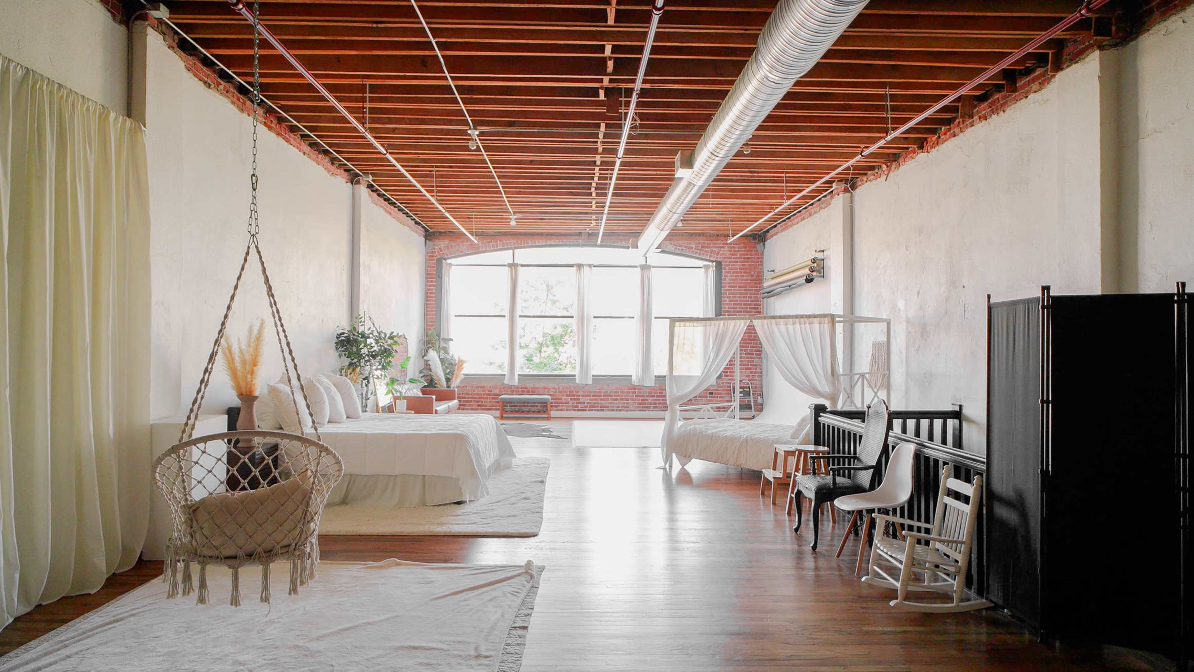 Private Rentable Boudoir Studio  in Kansas City (2 Hour Minimum) Image in Downtown Kansas City, Kansas City, MO