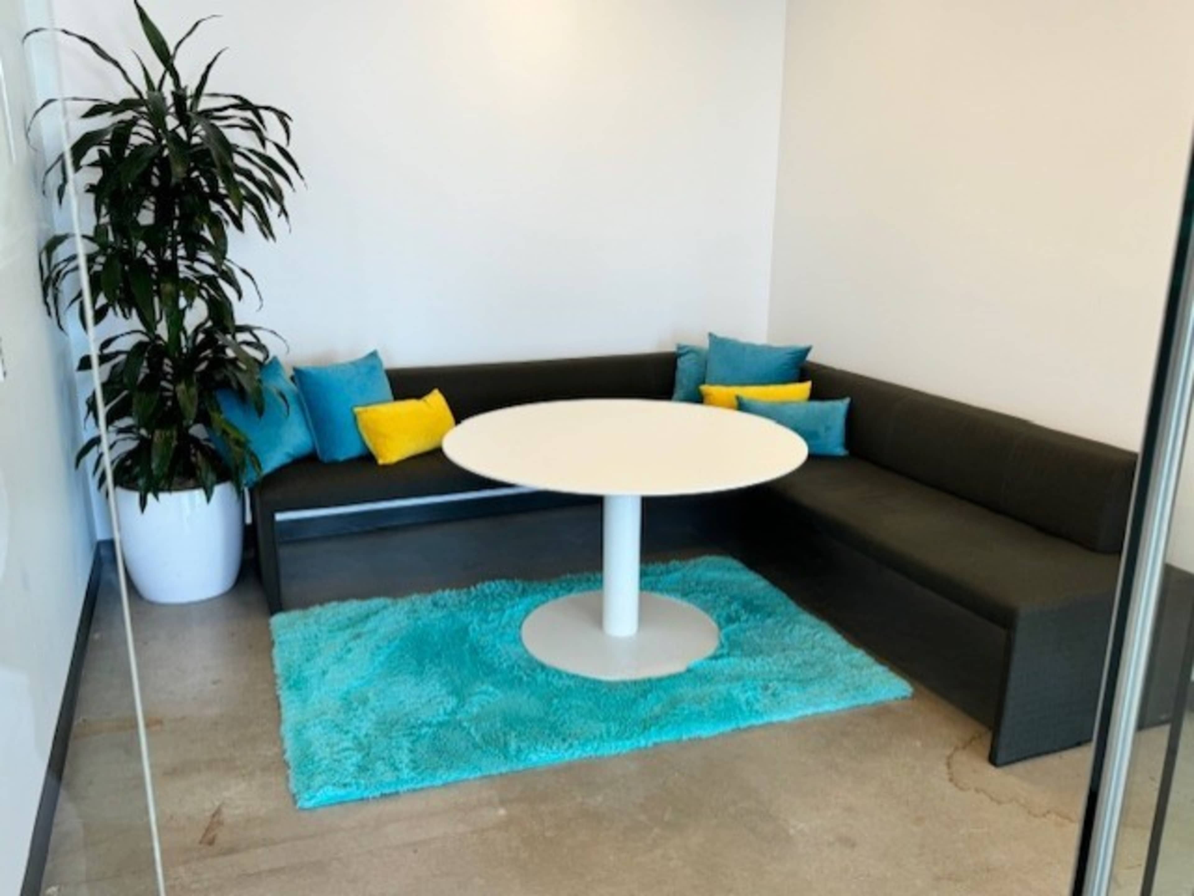 Small Conference Space (deck655)