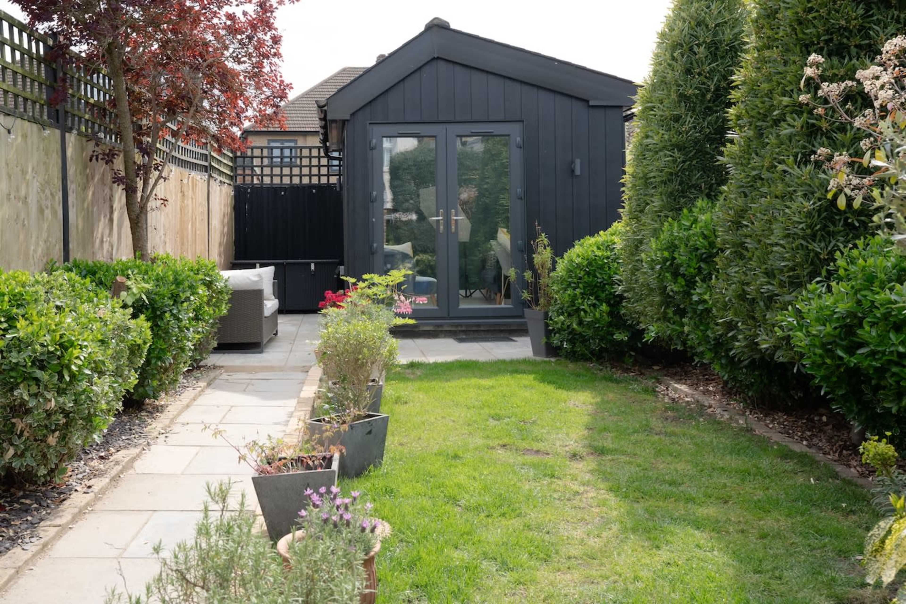 Light, airy photo studio Image in Buckhurst Hill, Buckhurst Hill, ENG