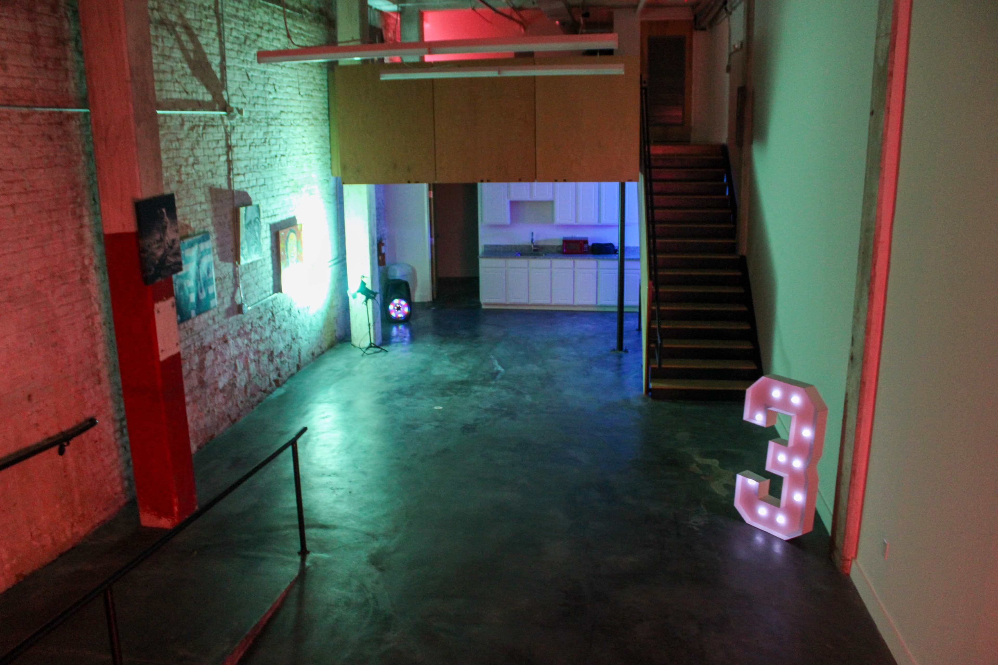 Downtown Loft with Skyline View | Podcast & Media Production Studio Image in Oakland, Atlanta, GA