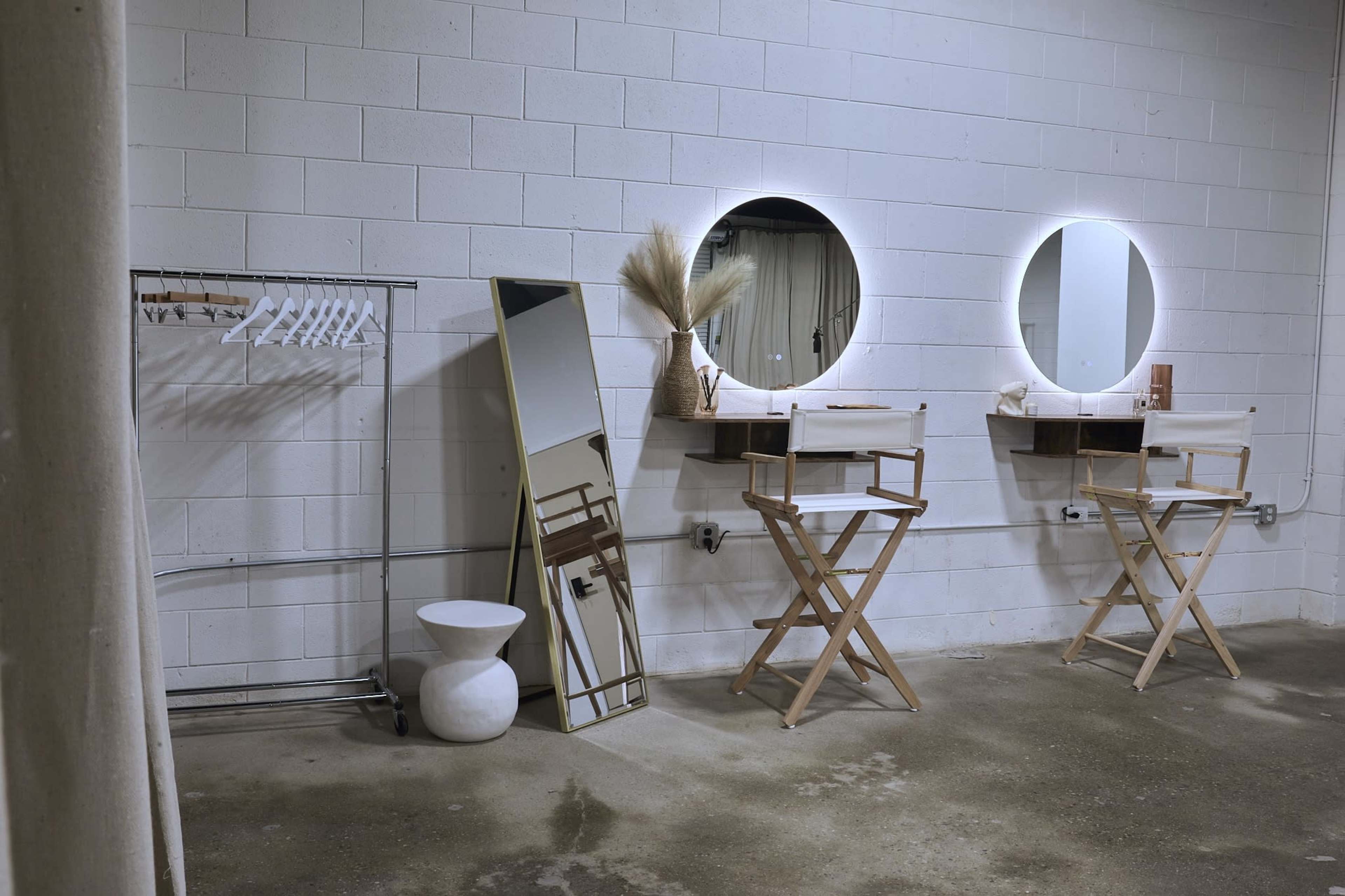 Versatile and Modern Indoor Event Space Image in Santa Fe Springs, Santa Fe Springs, CA