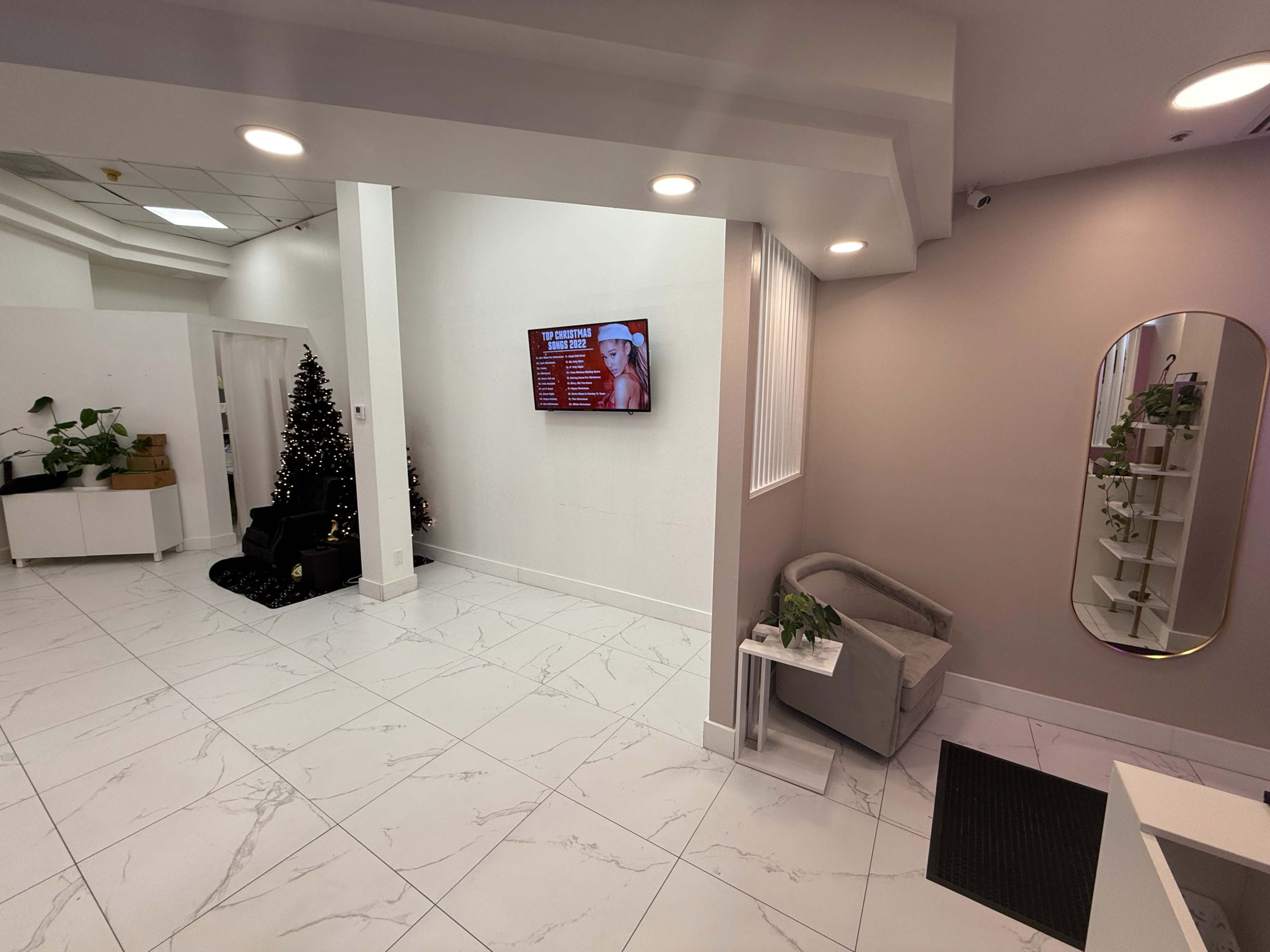 A modern, bright, and cozy space in Los Altos. Endless versatility—your imagination is the only limit! Image in North Los Altos, LOS ALTOS, CA