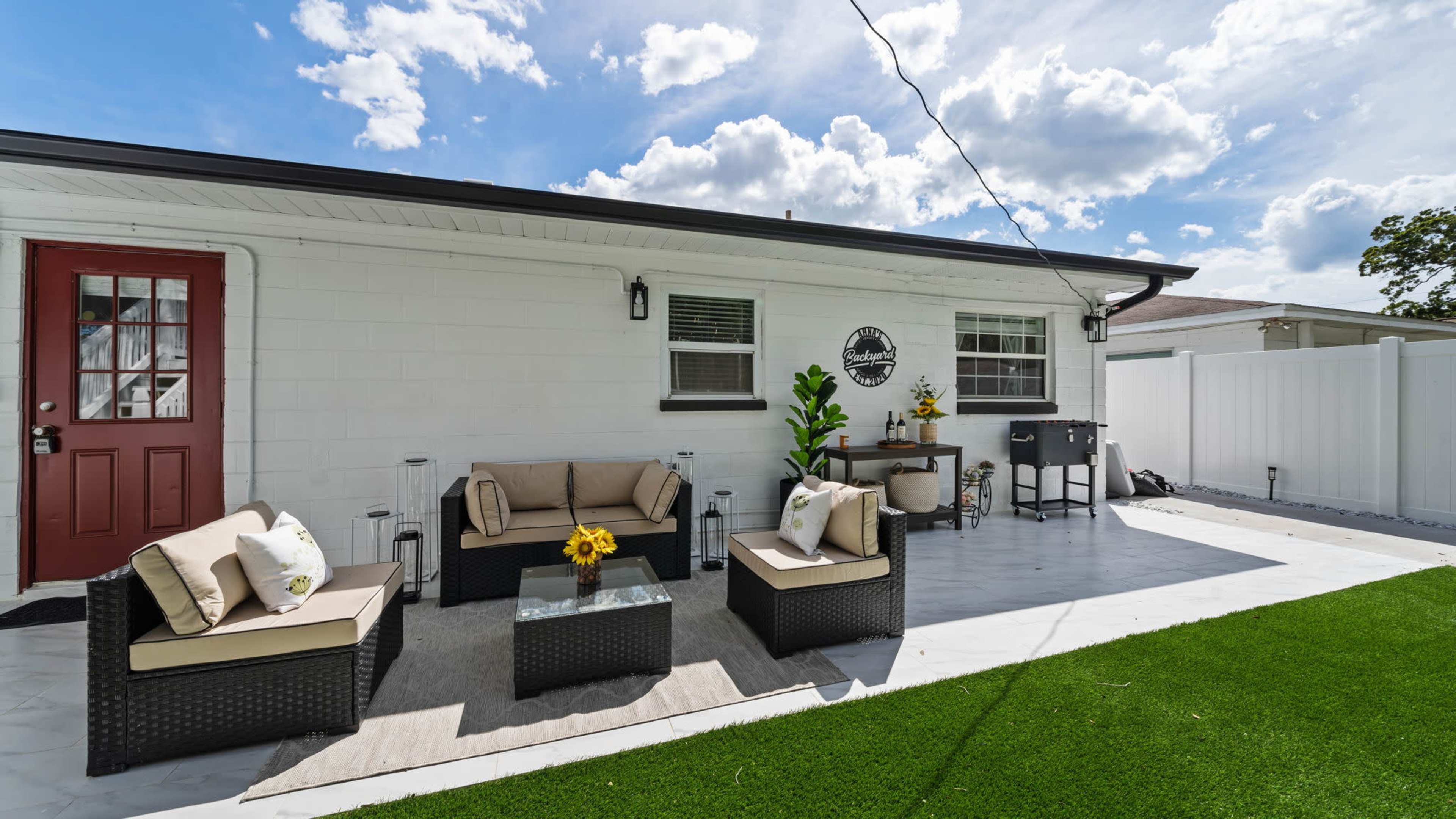 Spacious Backyard with Open Roof Treehouse Playground Image in Westshore, tampa, FL