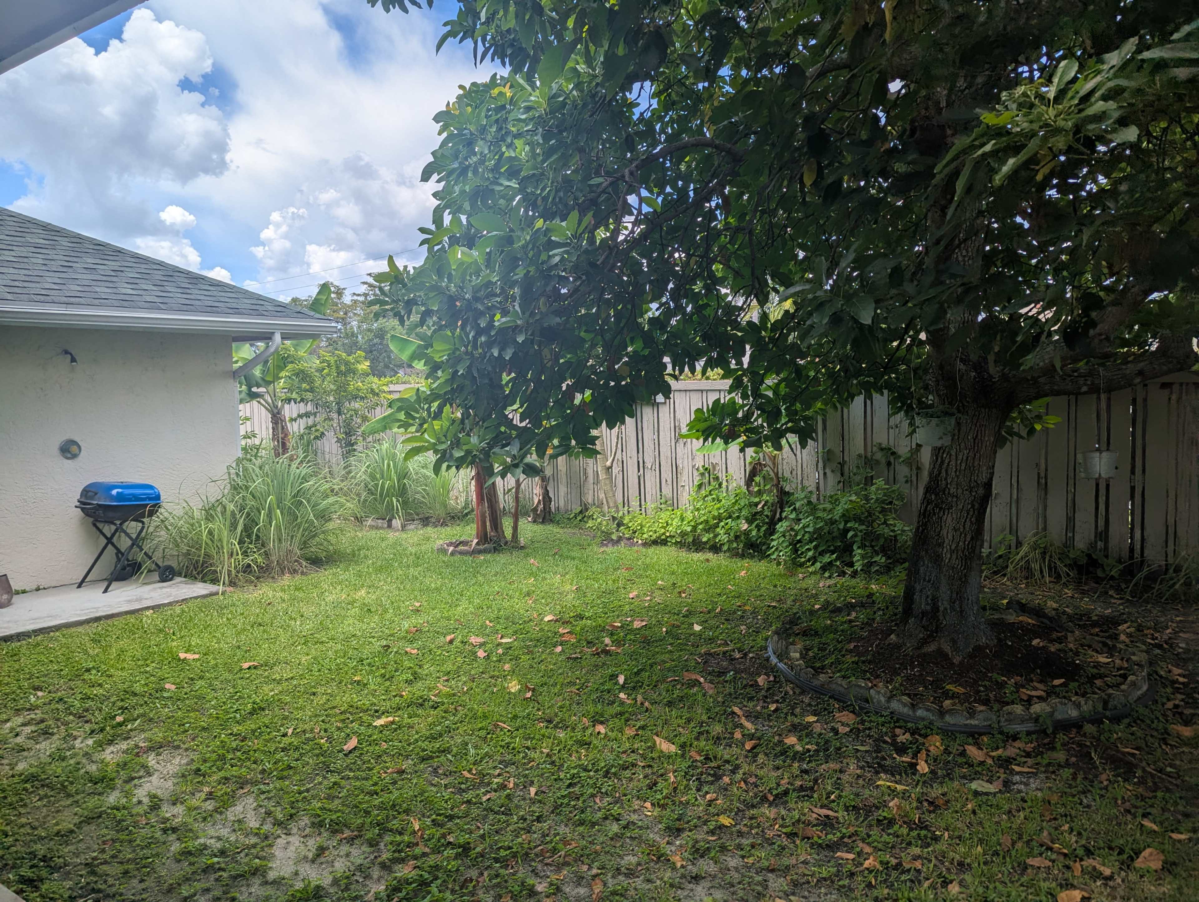 Spacious Suburban Home in Wellington with Tropical Backyard Image in Wellington, Wellington, FL