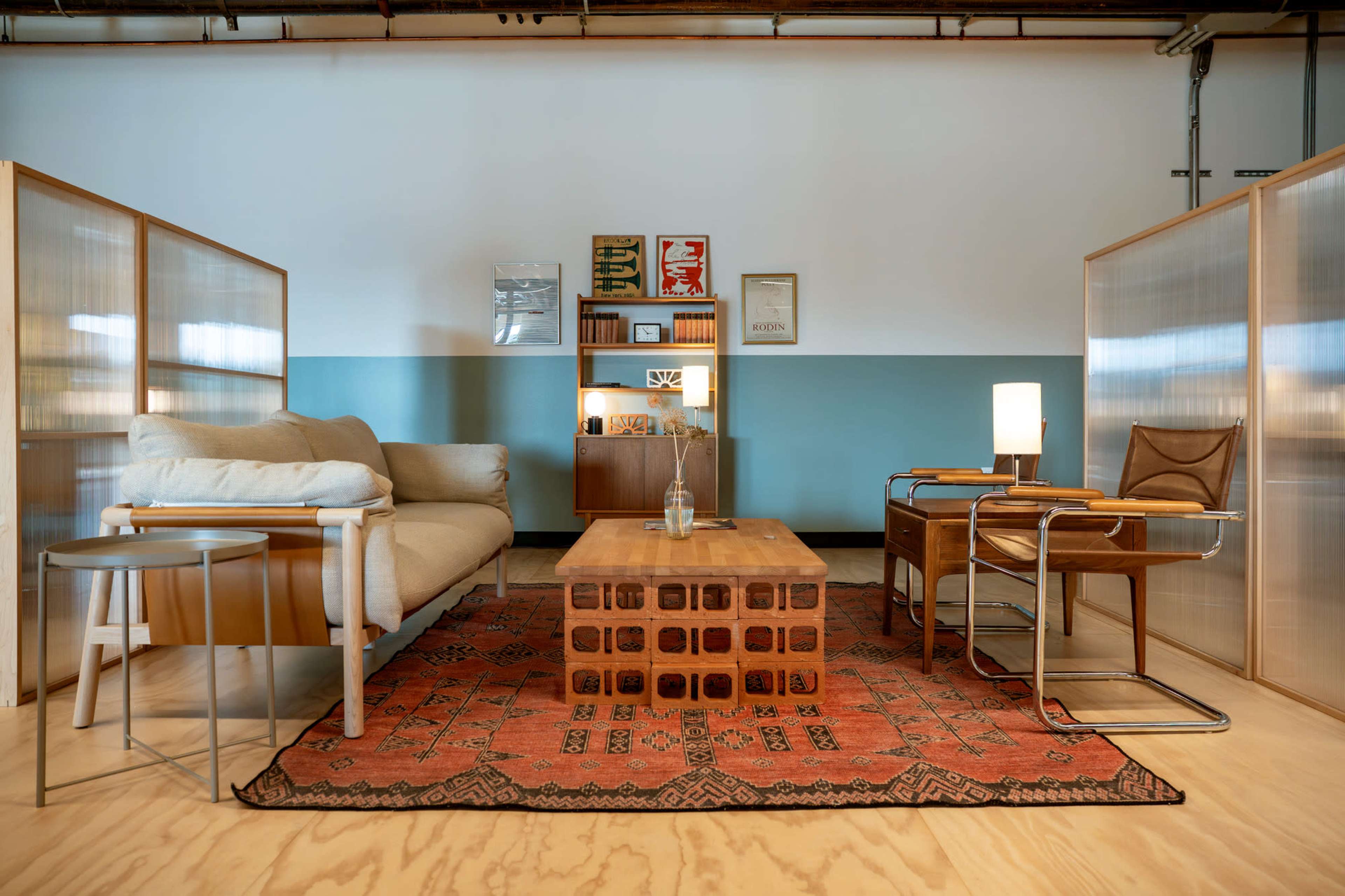 Dynamic Meeting Room & Coworking Suite Image in North Queen Anne, Seattle, WA