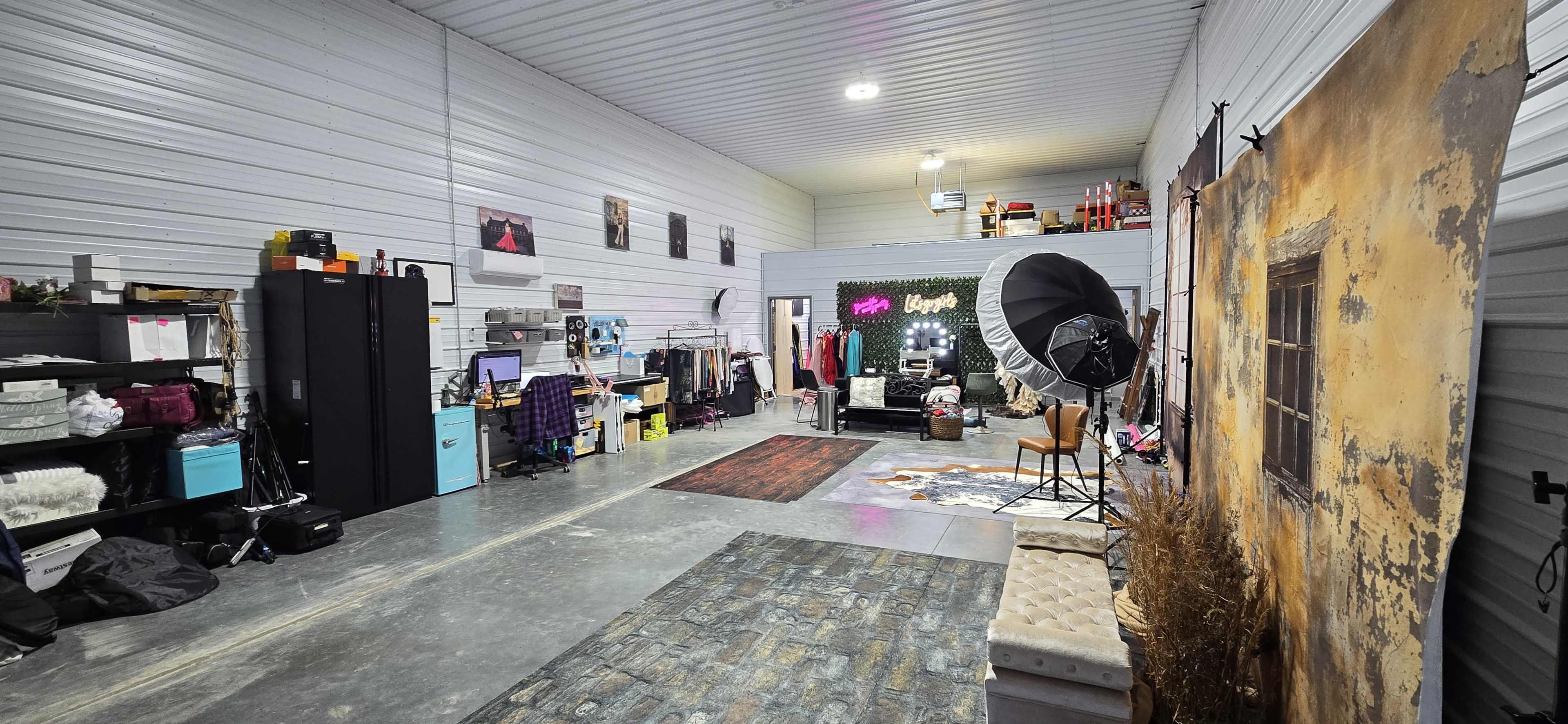 1600sqft Park 100 Industrial Photo Studio w/ Garage Door. Image in Park 100, Indianapolis, IN