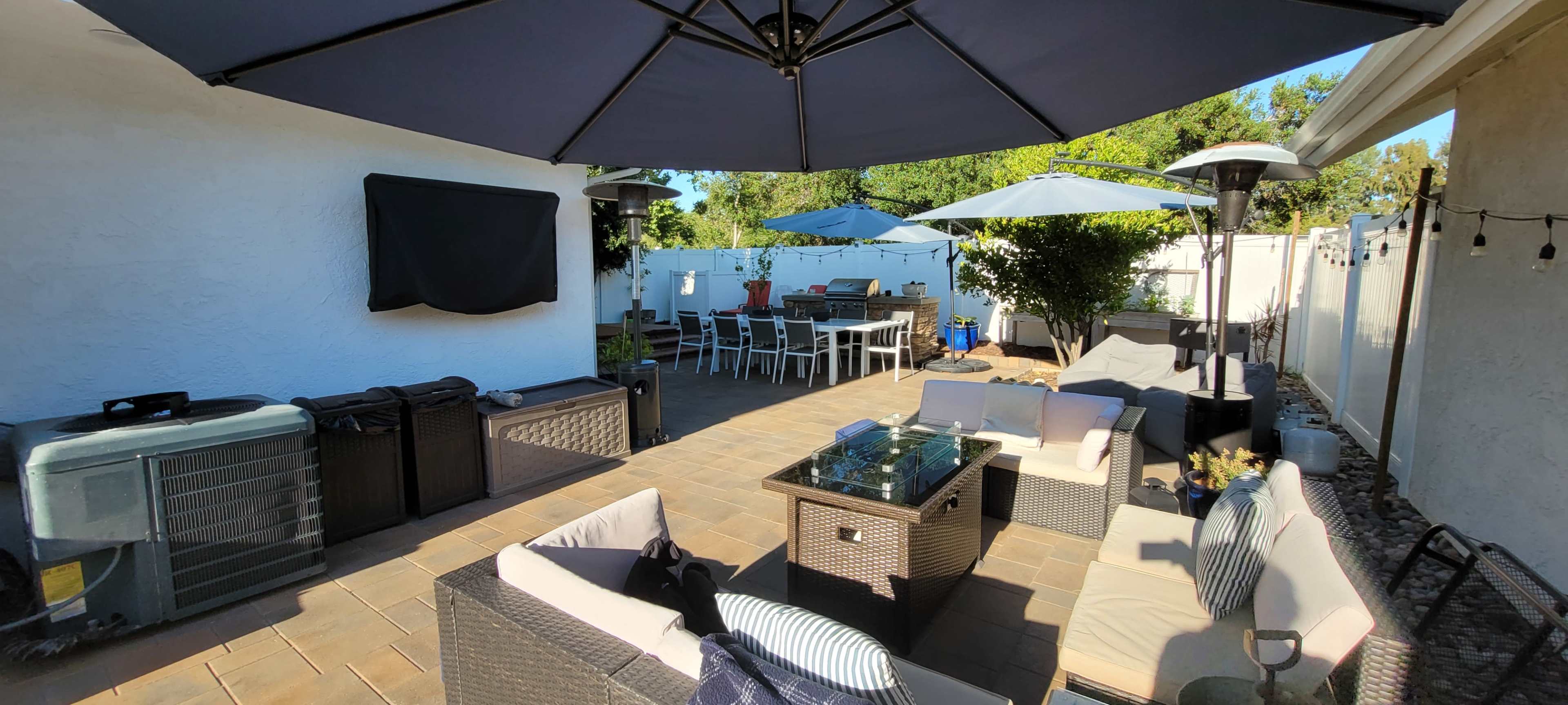 Light-Filled & Contemporary House Image in Laguna Hills, Laguna Hills, CA