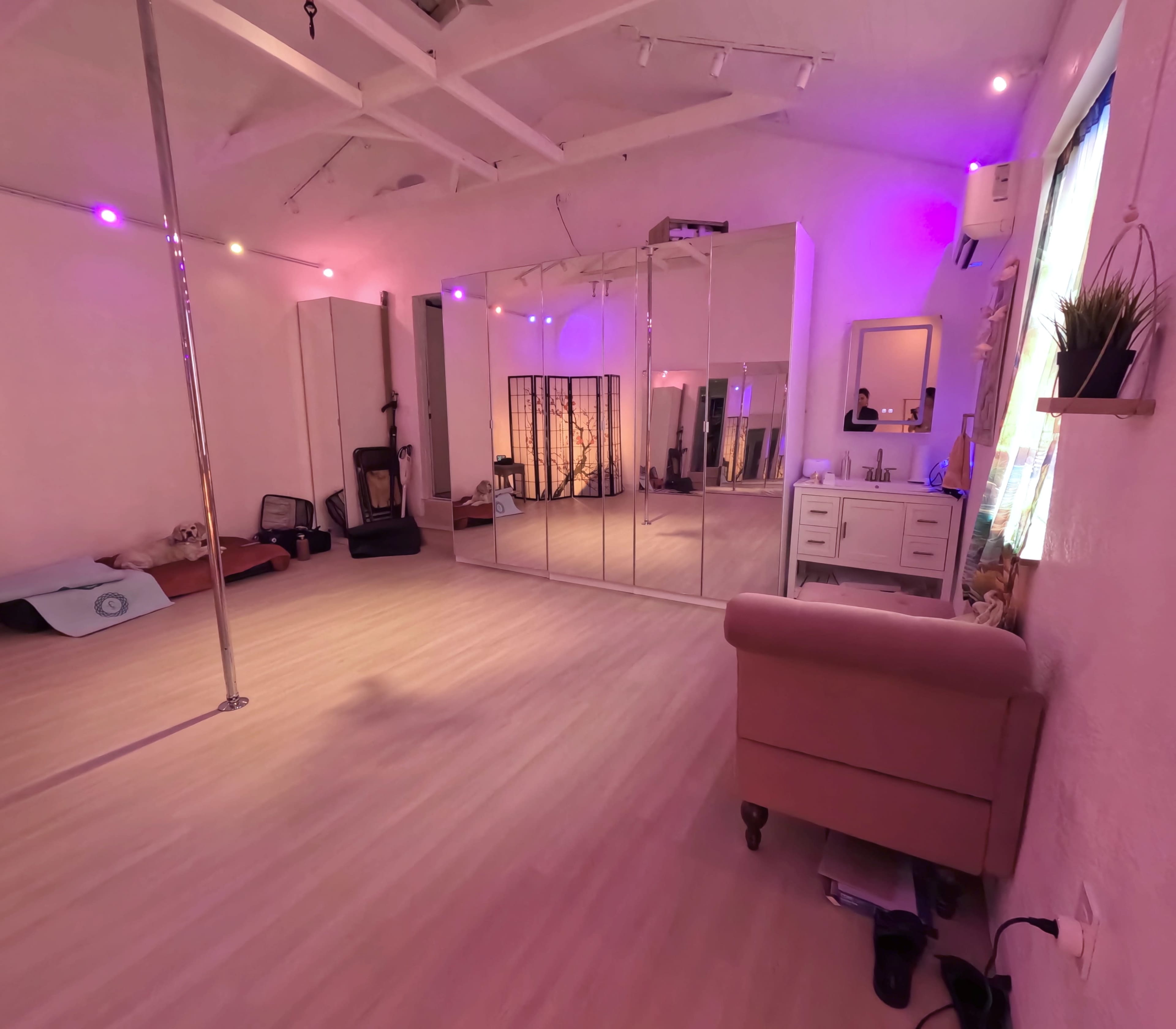 Private Studio Space in the Valley Image in Van Nuys, Van nuys, CA