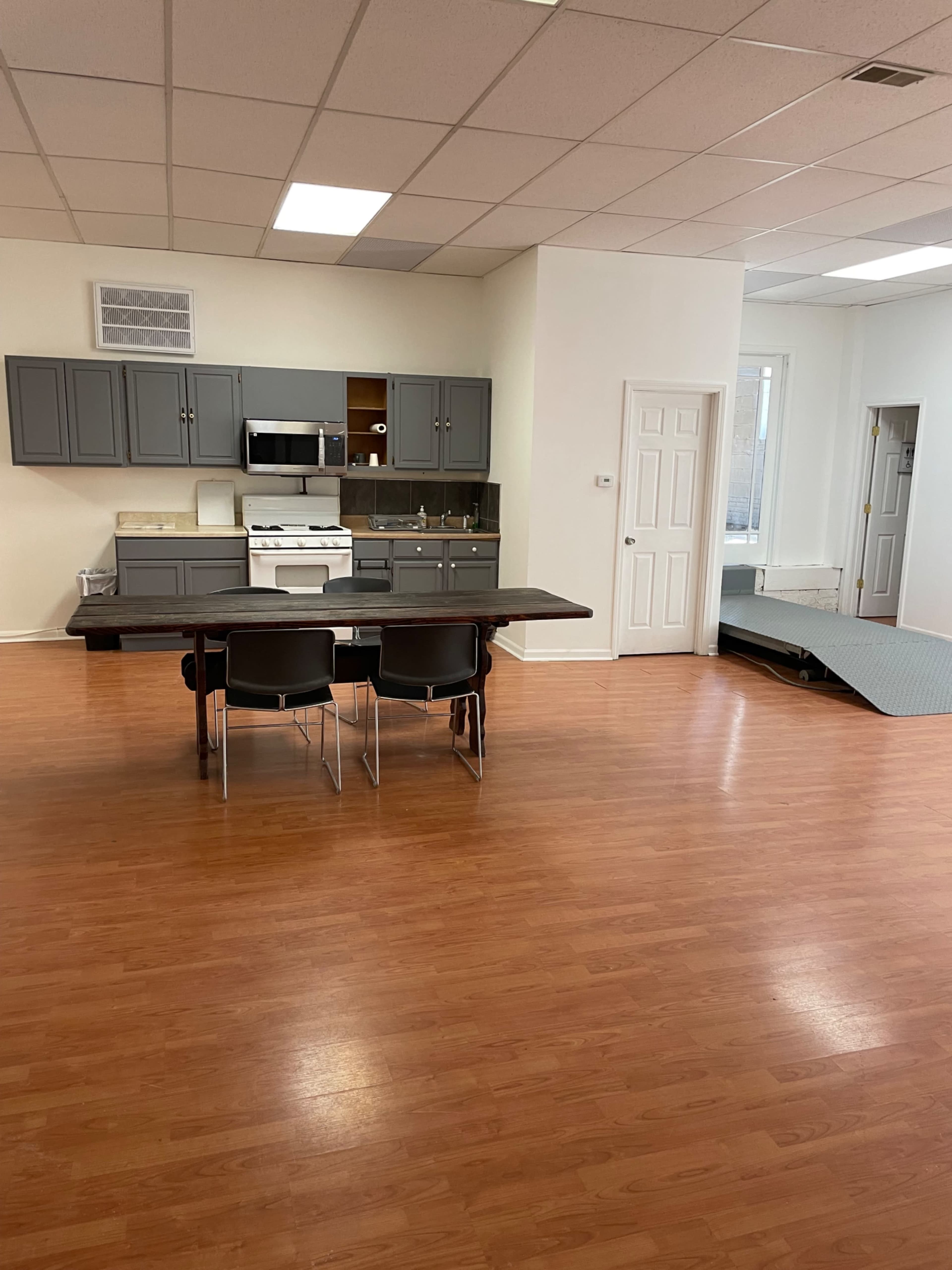 Pilsen loft, roomy.Bright natural light Image in Lower West Side, Chicago, IL