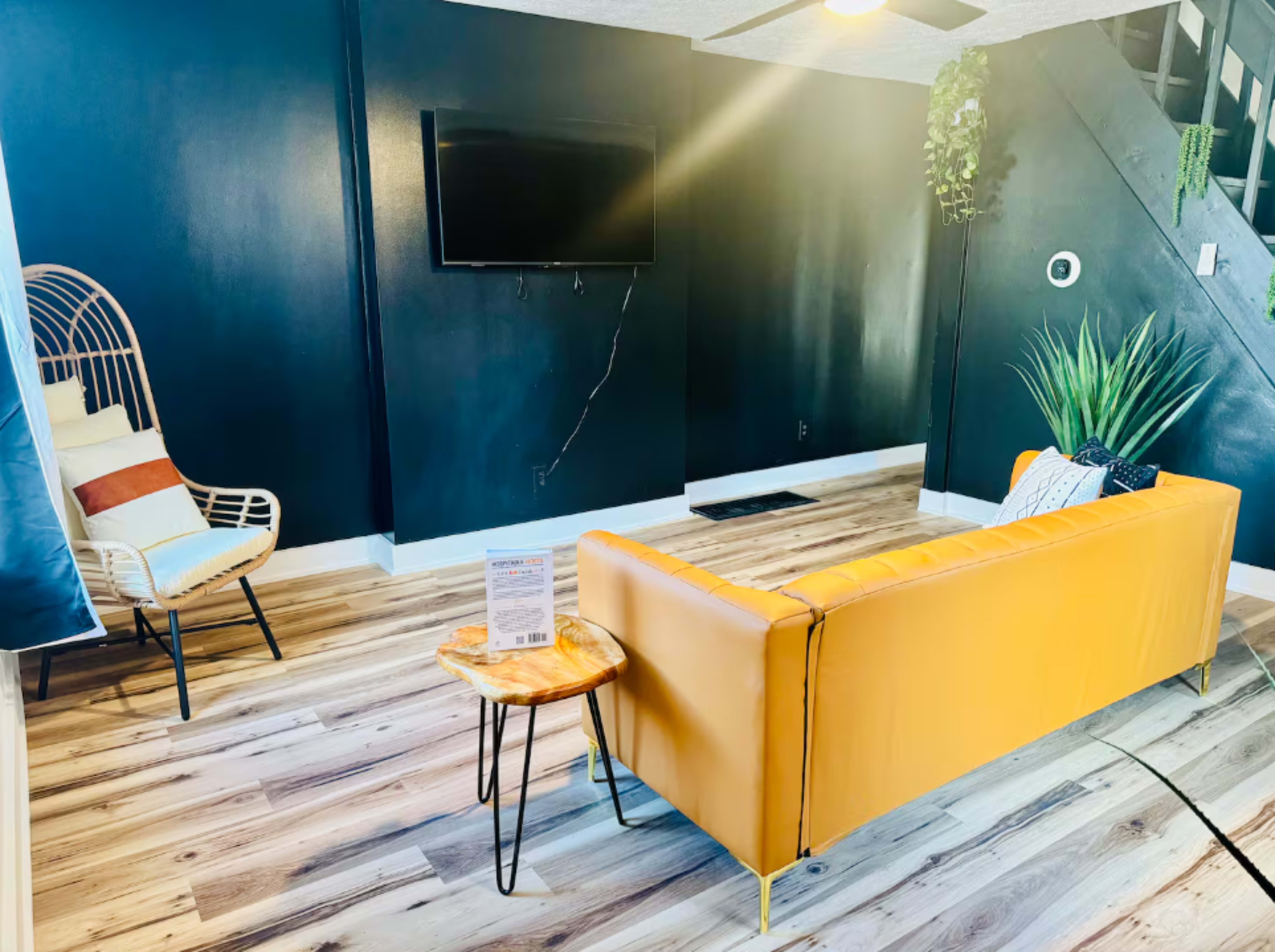 Cozy Casita🌿🐯 Short North • Convention • King Bed • Parking Free Image in Italian Village, Columbus, OH