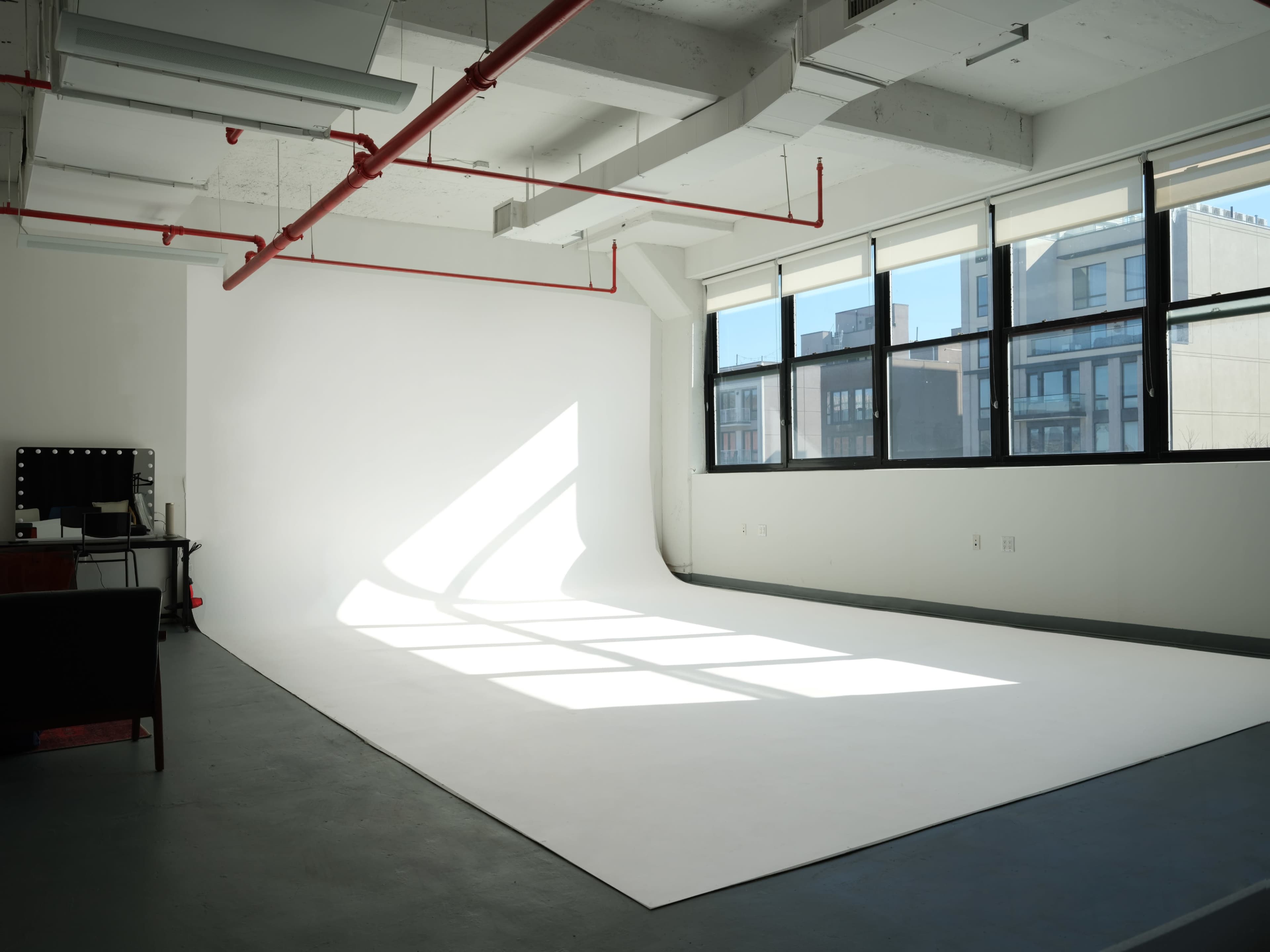 (All Lights Included) Creative Photo & Video Studio in Brooklyn – $59/hr Image in Crown Heights, Brooklyn, NY