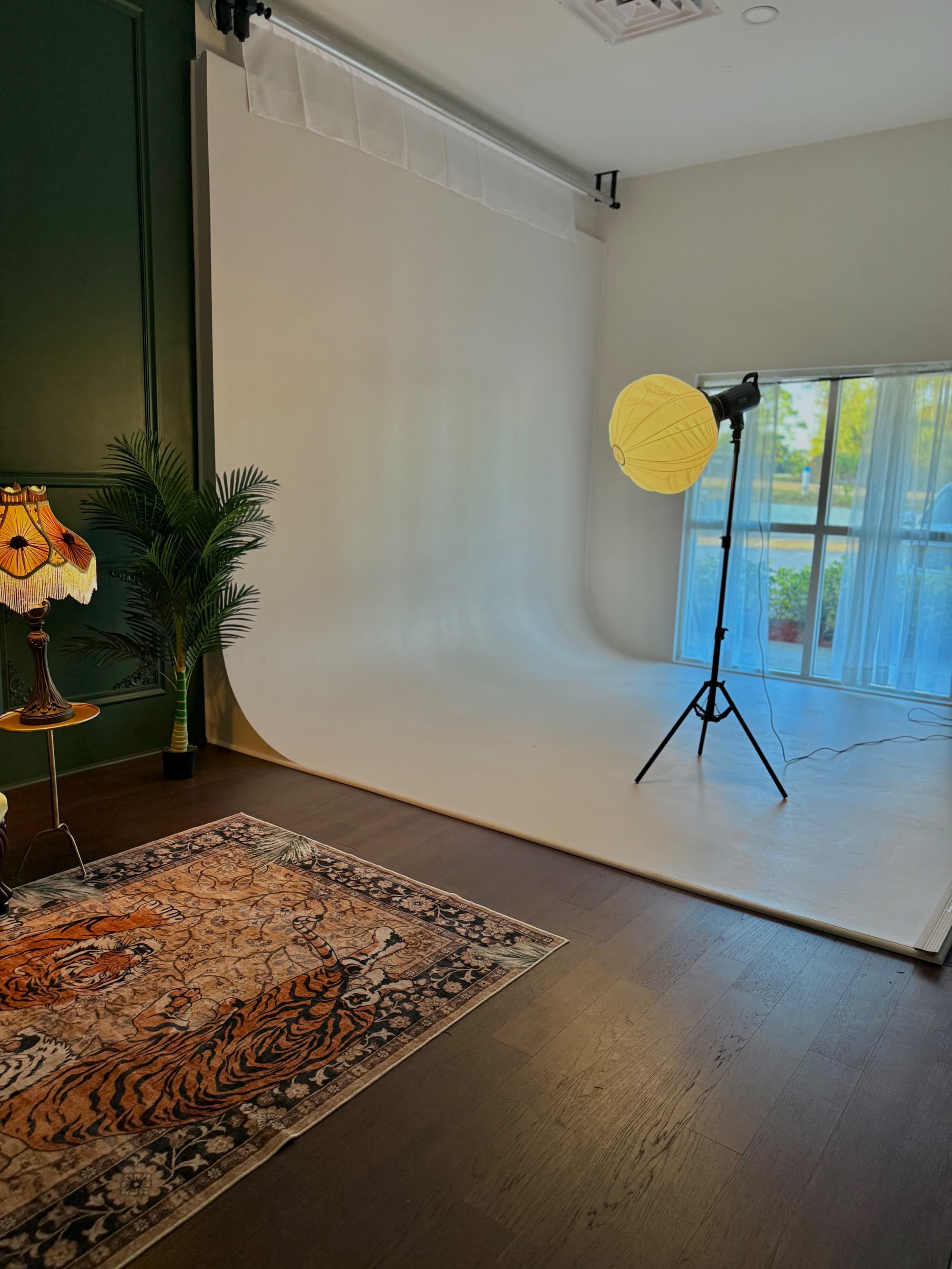 Stuart - Multi set photography studio including a custom built infinity/cyclorama wall Image in Stuart, Stuart, FL