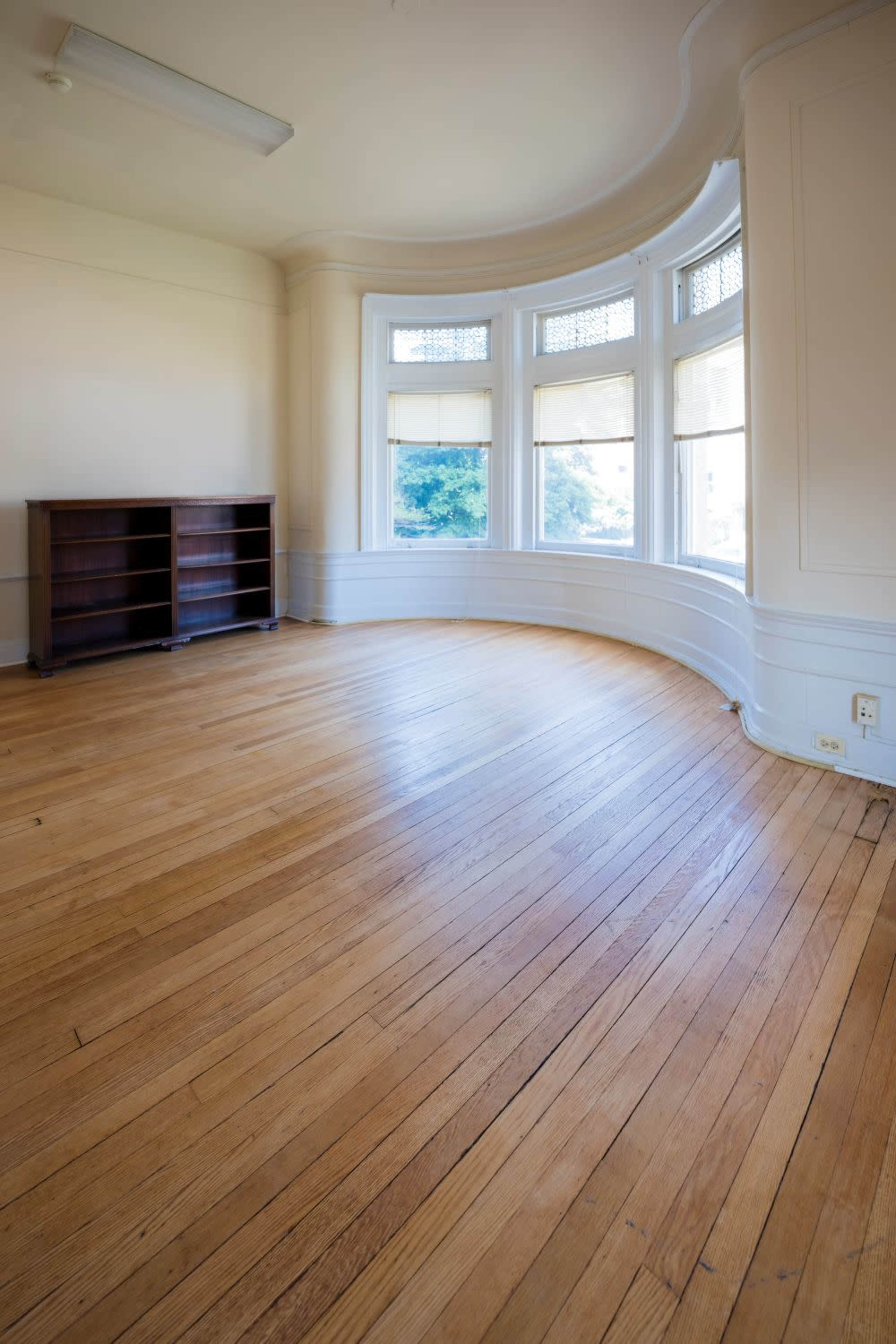 Historic Space in Dupont with Outdoor Courtyard Image in Northwest Washington, Waashington, DC