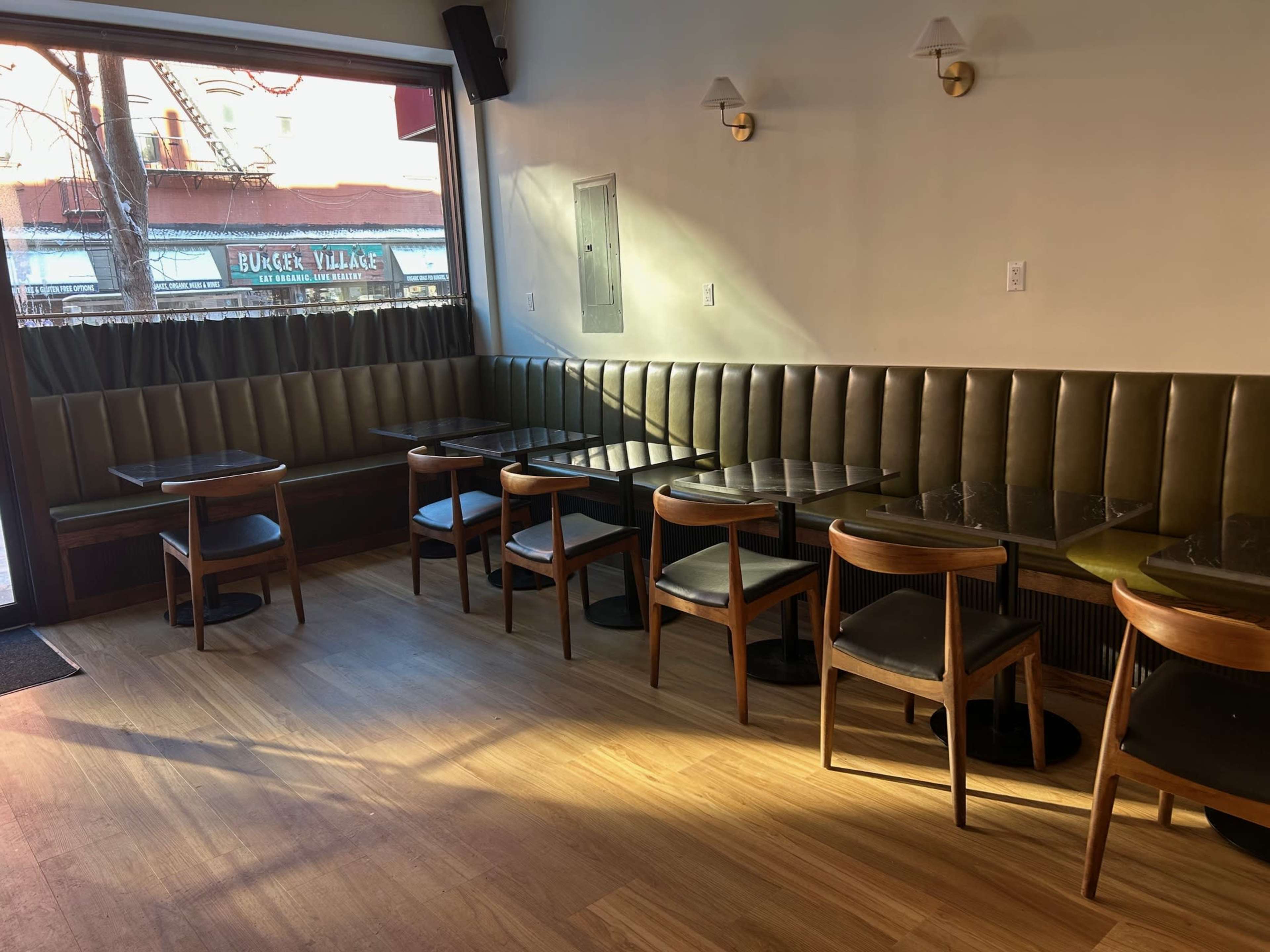 Trendy New Upscale Cocktail Bar - Brooklyn Image in Park Slope, Brooklyn, NY