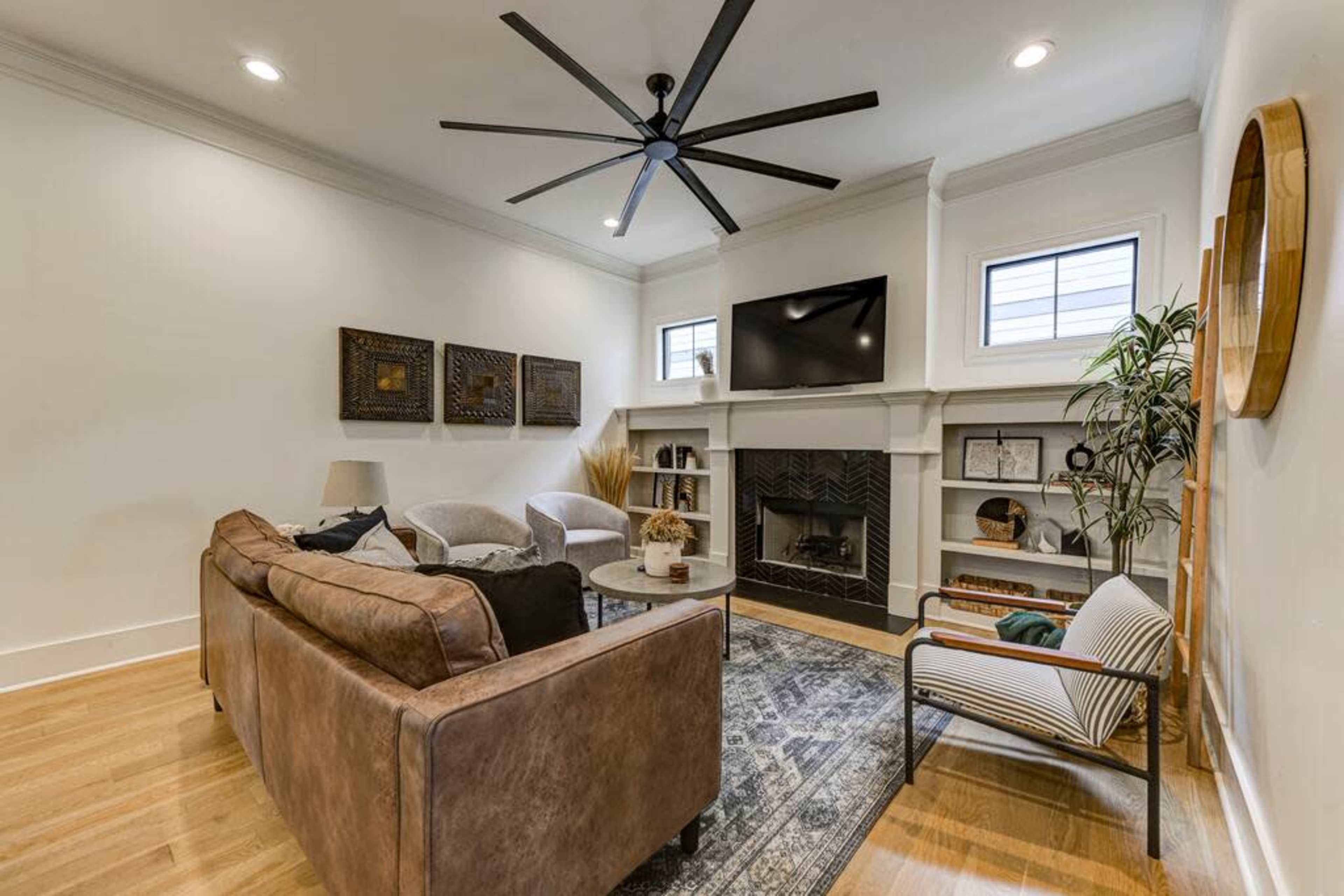 Large 4BR/4BA, Newly Built Modern Farmhouse Near GA Aquarium! Image in English Avenue, Atlanta, GA