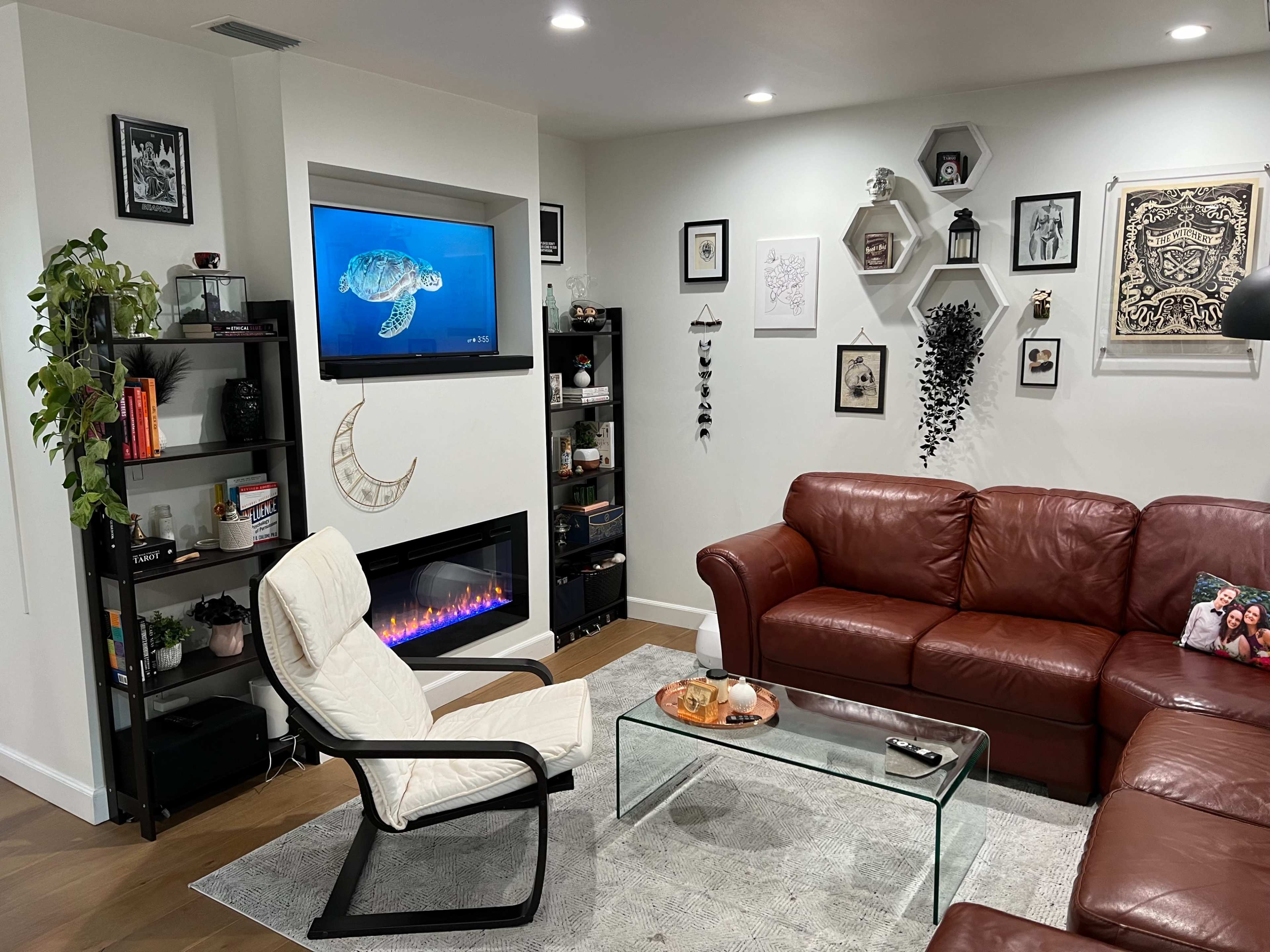 Serene Home with Lush Backyard & Chef's Kitchen Image in Lake Balboa, Van Nuys, CA