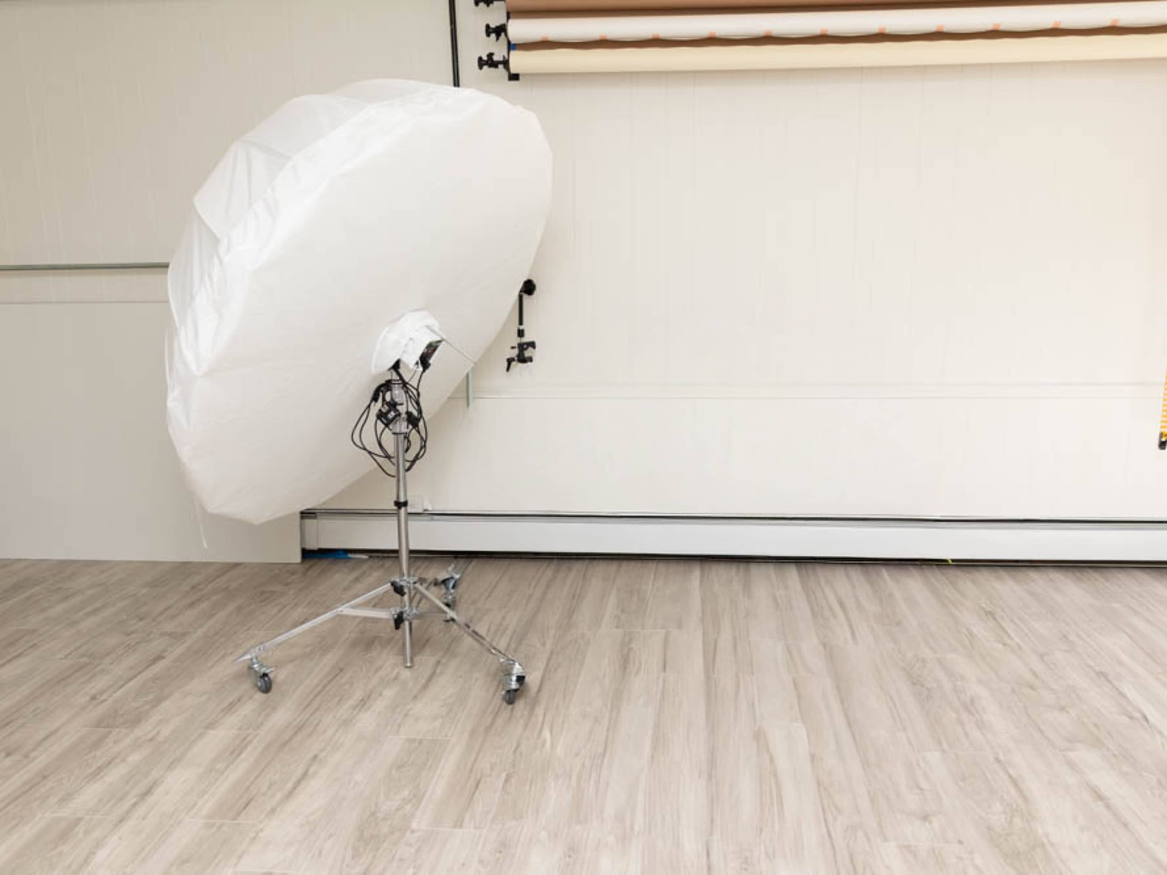 Lighting Equipment Alien Bee