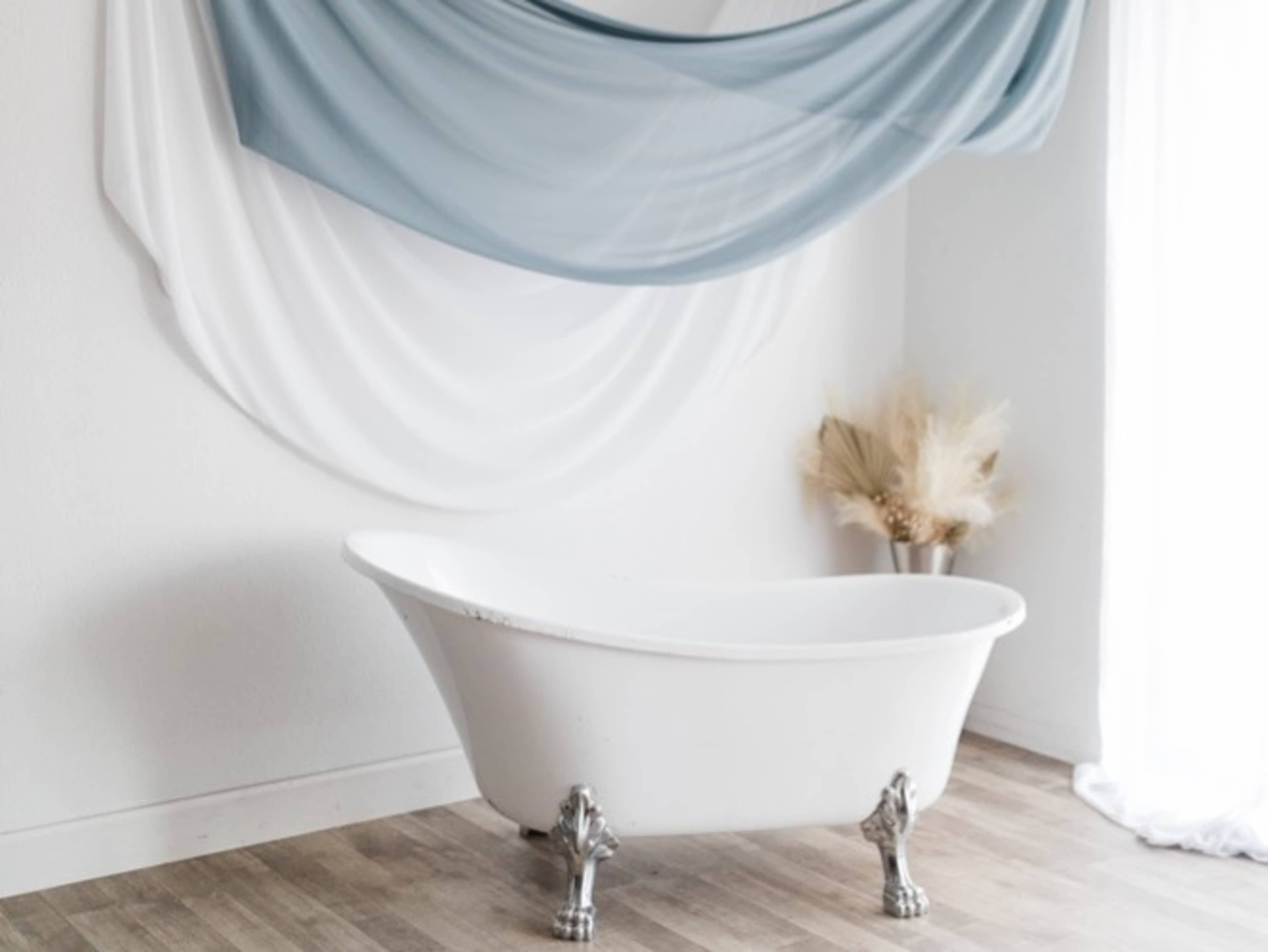 Claw Foot Tub - Filled 