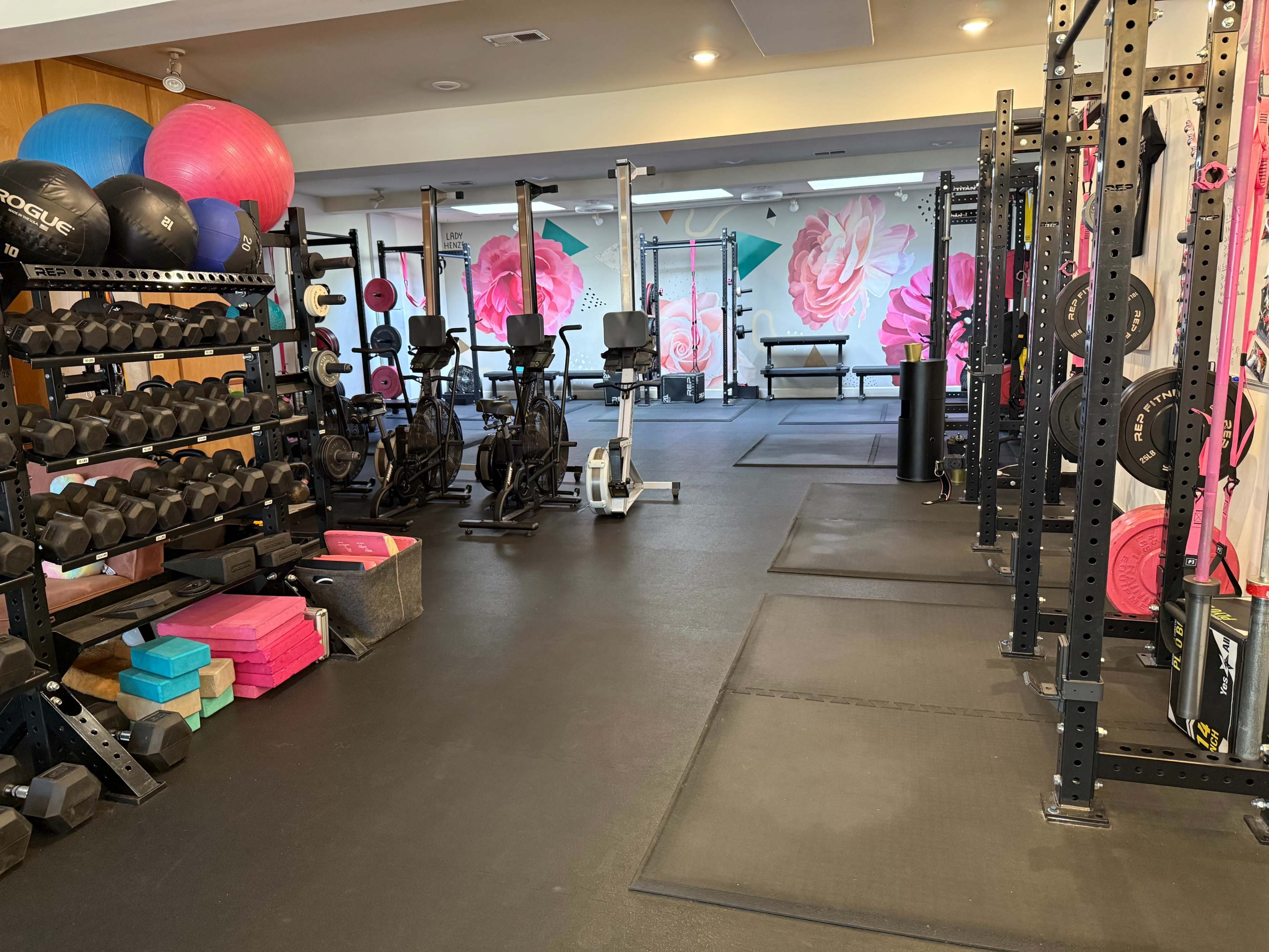 Noe Valley Bright Fitness Studio / gym with Floral Mural on 24th street Image in Dolores Heights, san francisco, CA