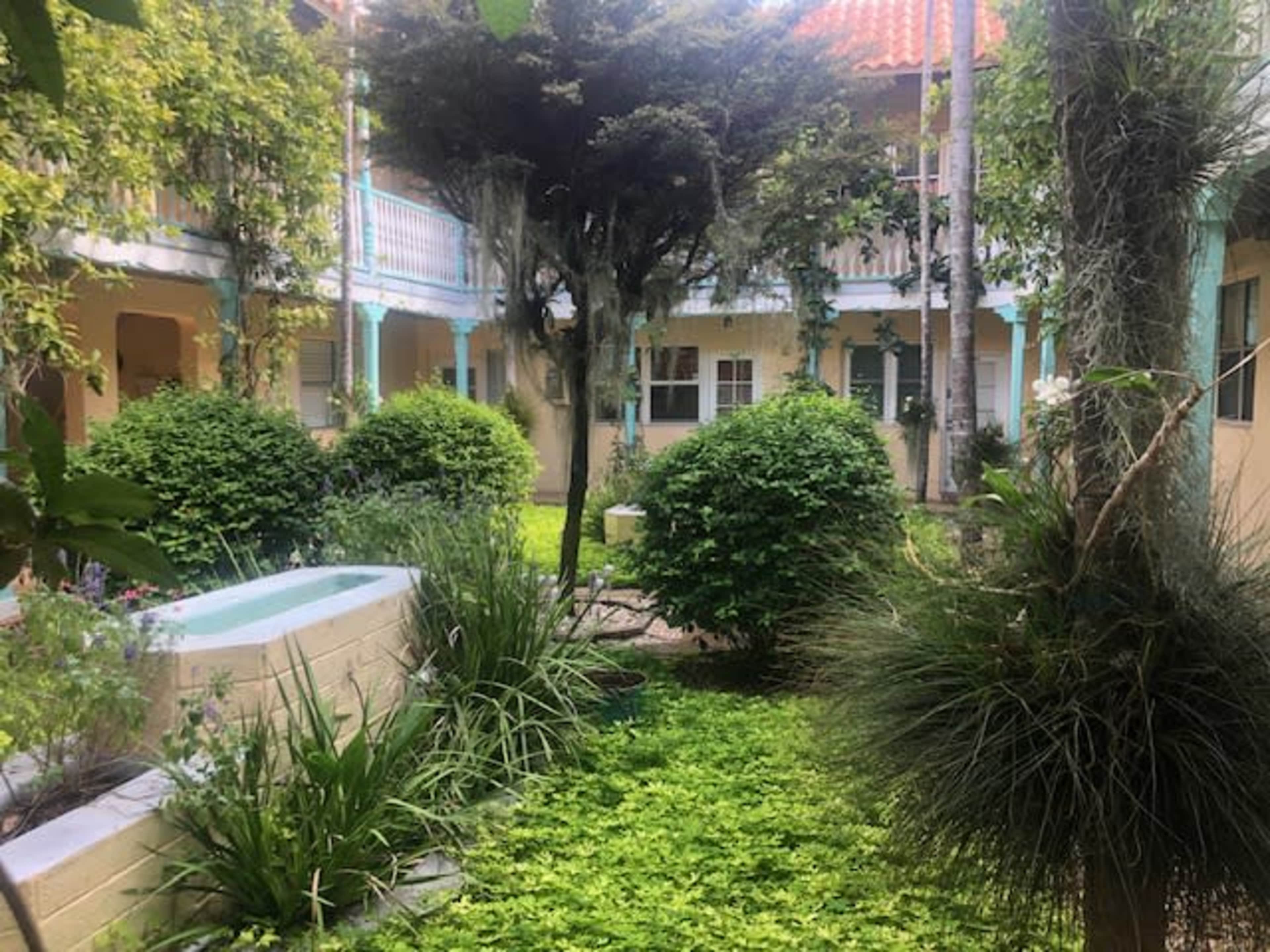 Oasis Courtyard in Art Deco Historic Building - Henry Hohauser Architect Image in Flamingo / Lummus, Miami Beach, FL