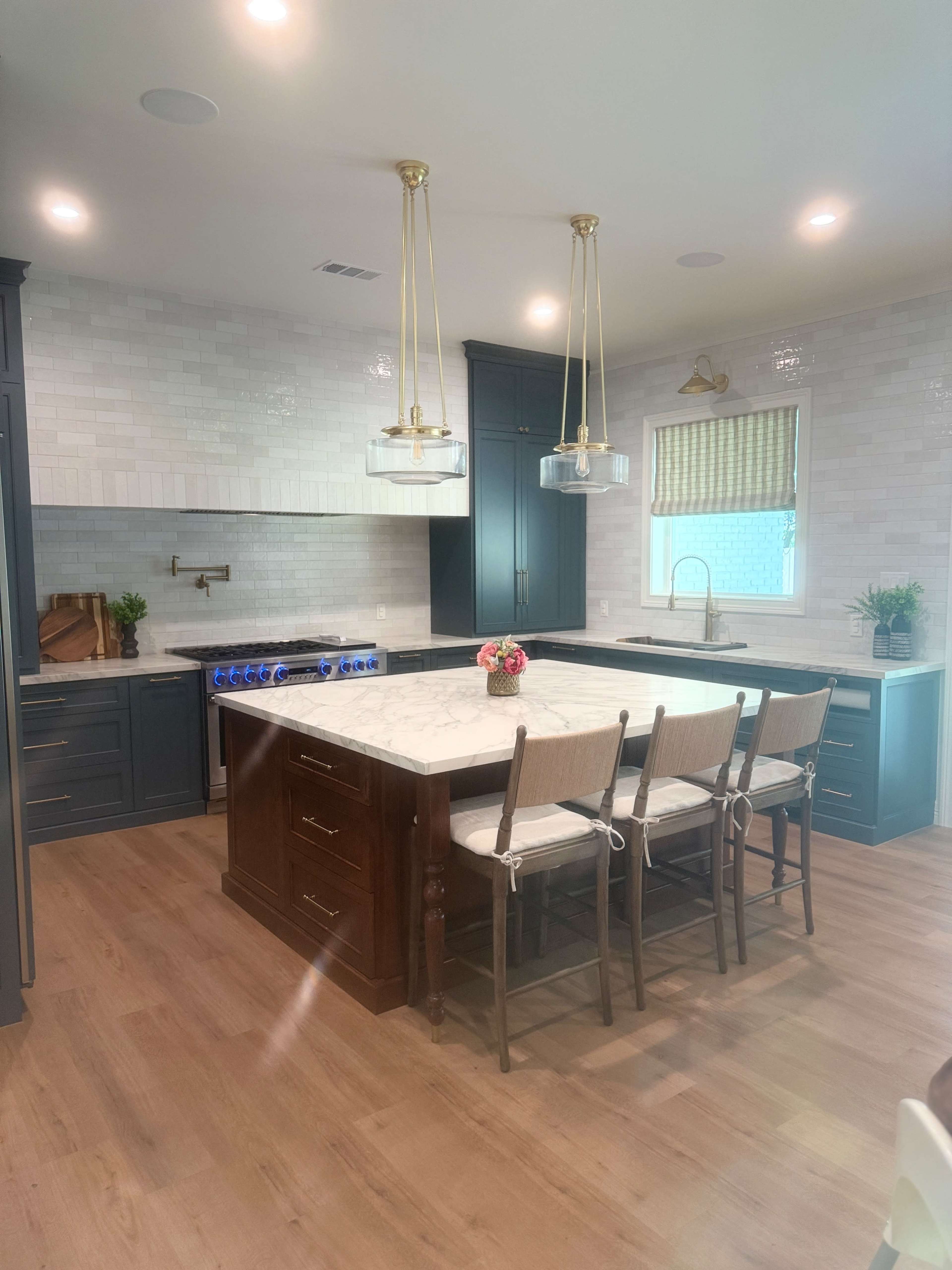 Classically Elegant Home with vibrant green outdoor space Image in The Memorial Villages, Houston, TX