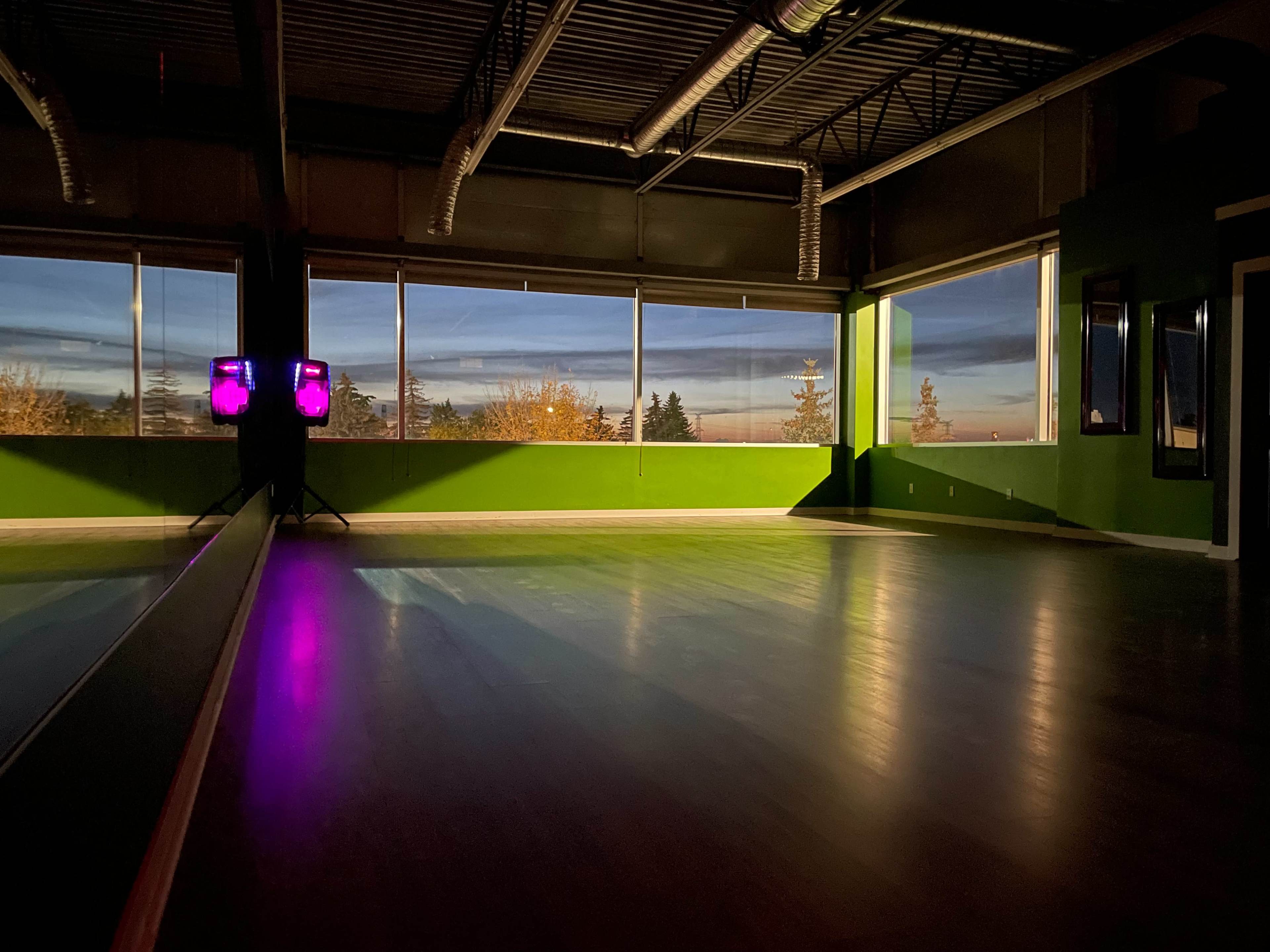 Open space with high ceilings studio Image in Sherwood Park, Sherwood Park, AB