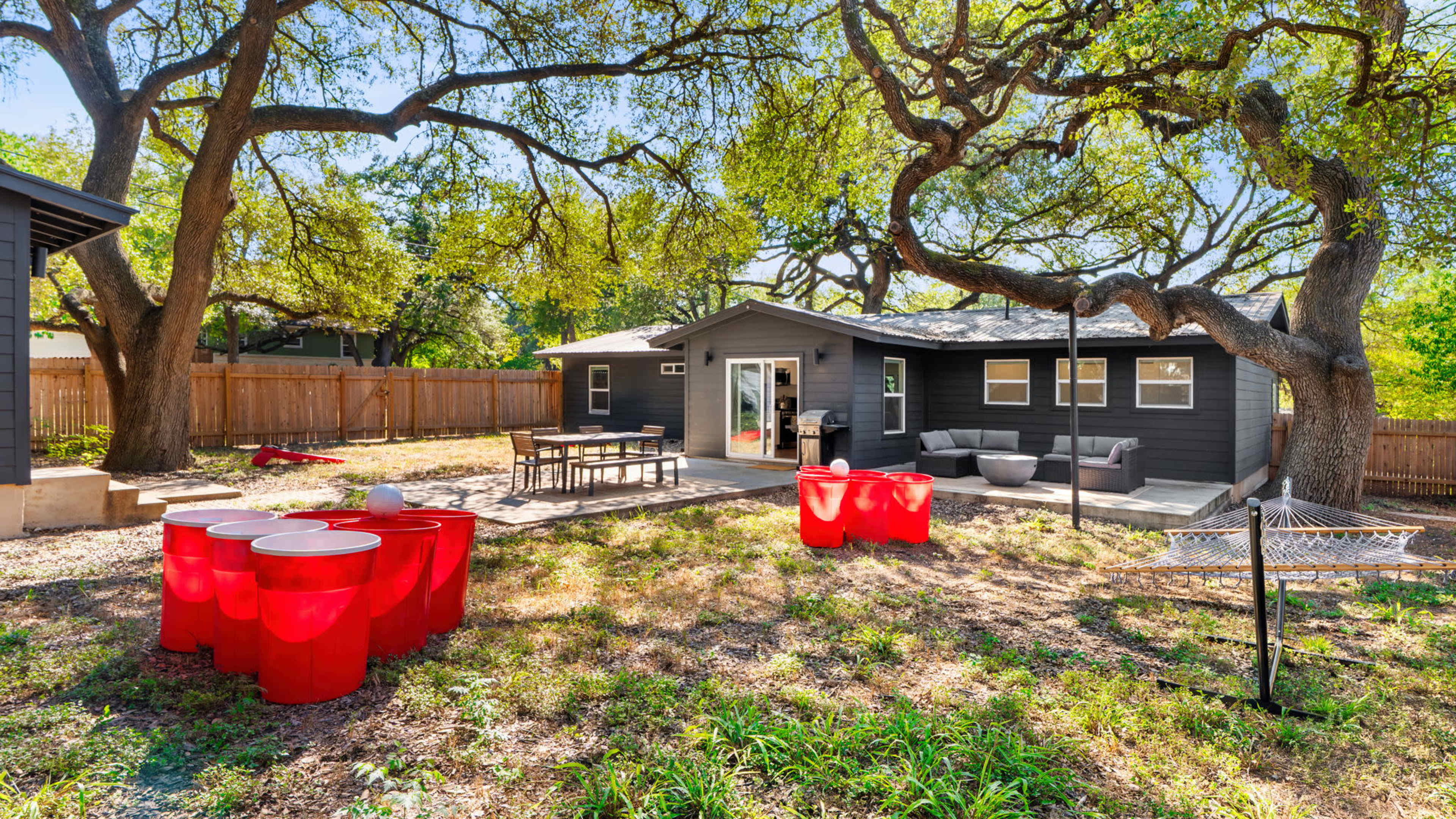 The Oak Tree Oasis – Spacious Ranch with Games & Backyard for 100 Guests Image in Walnut Forest, Austin, TX