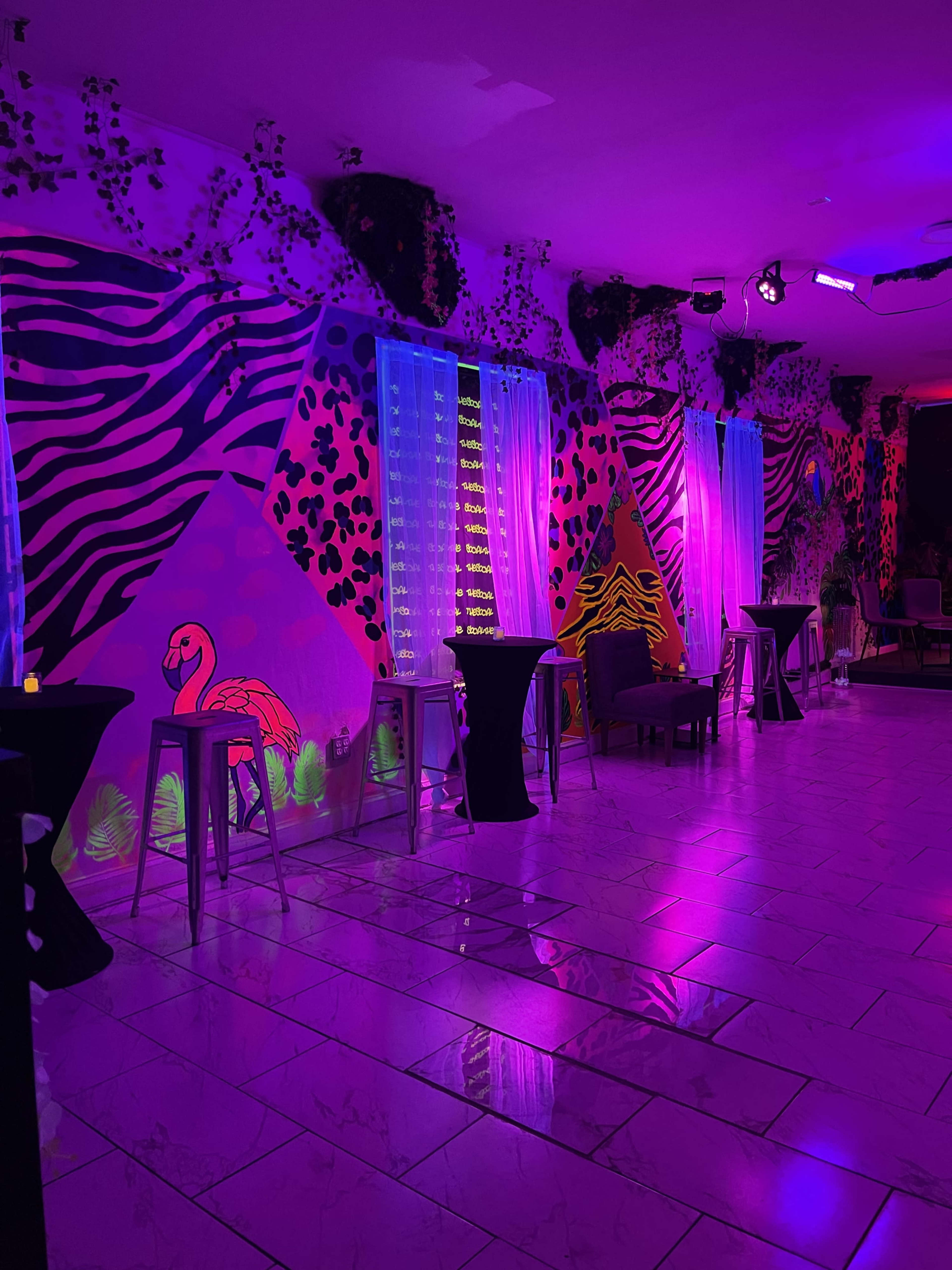 Neon Glow Room – Speakeasy-Style Creative Lounge with Retro Vibes in Dallas Image in Old East Dallas, Dallas, TX