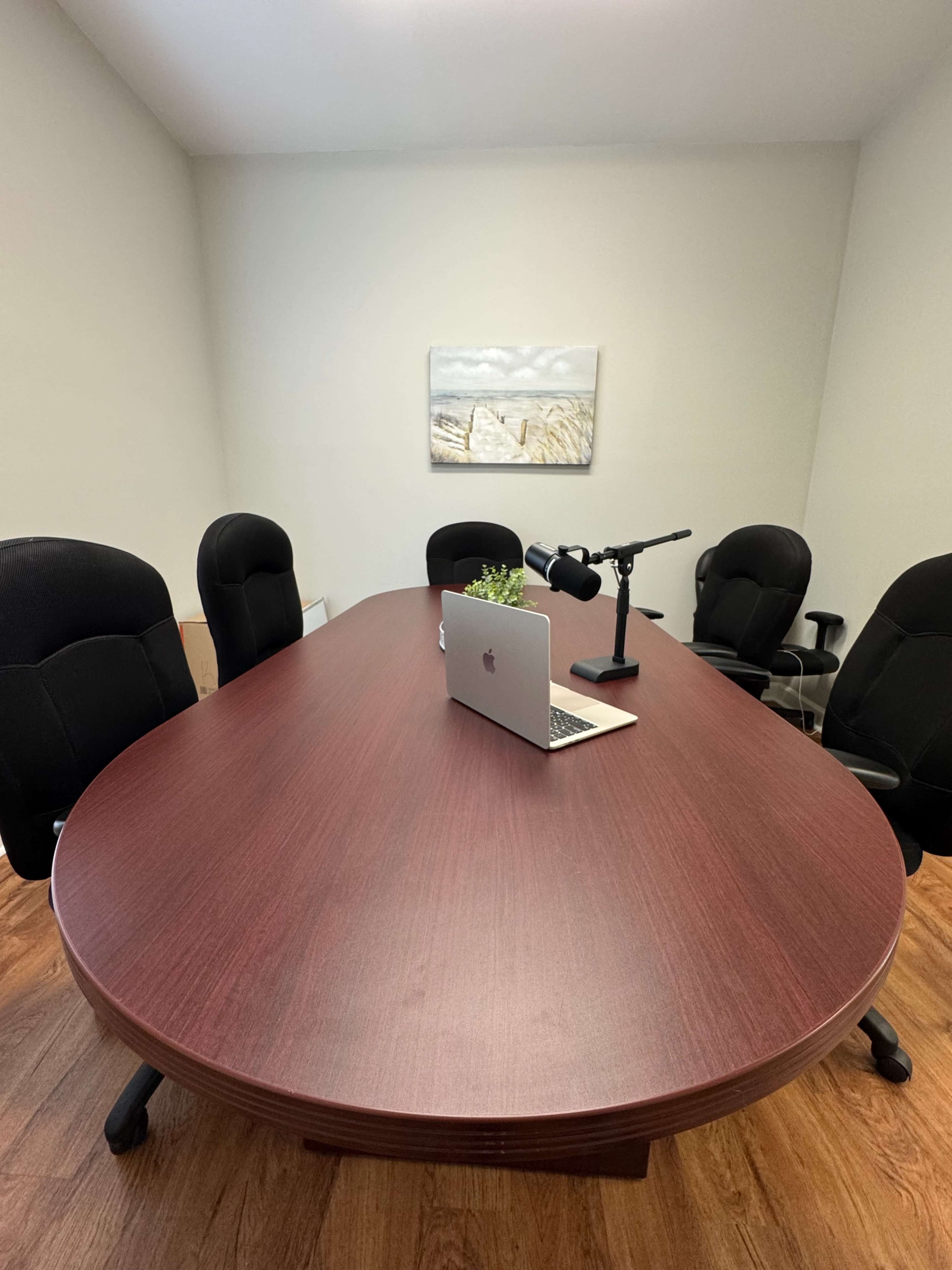 Premier Alpharetta Meeting Suite – Walkable to Downtown Image in Alpharetta, Alpharetta, GA