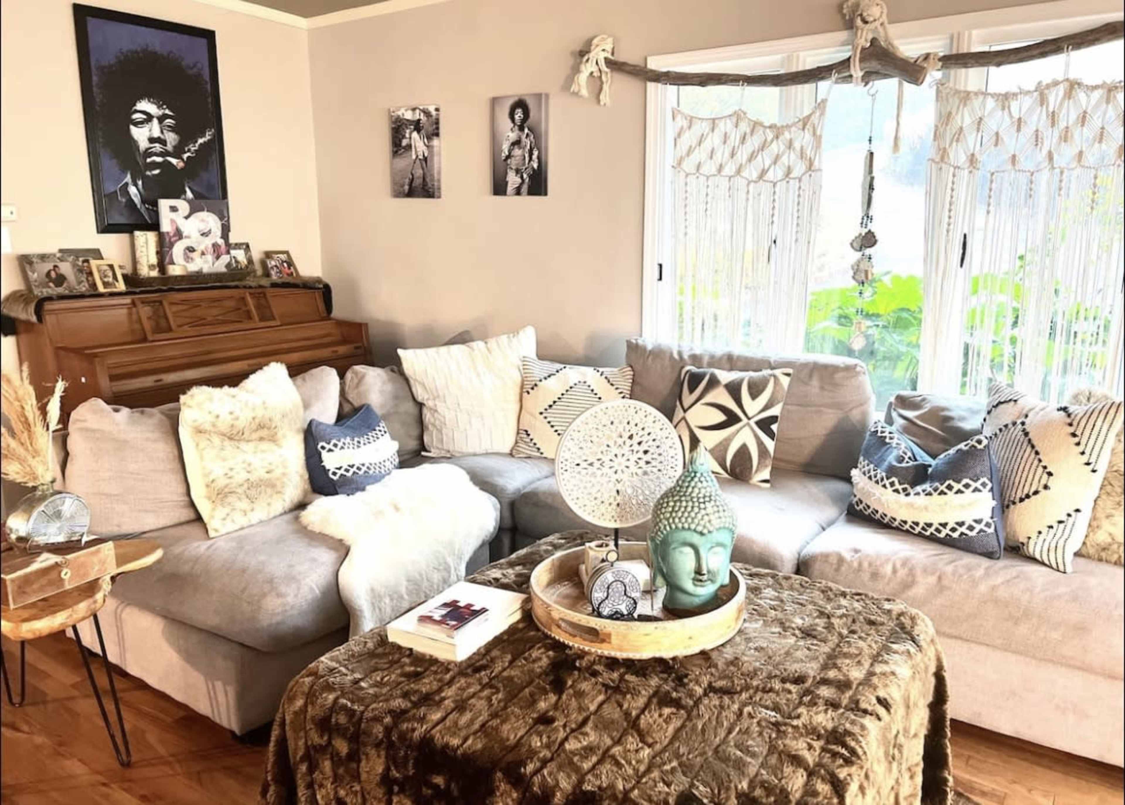We offer a beautiful bohemian artist haven nestled in the Hollywood hills surrounded by broomstick views of Los Angeles and the Hollywood sign. Image in Central LA, Los Angeles, CA