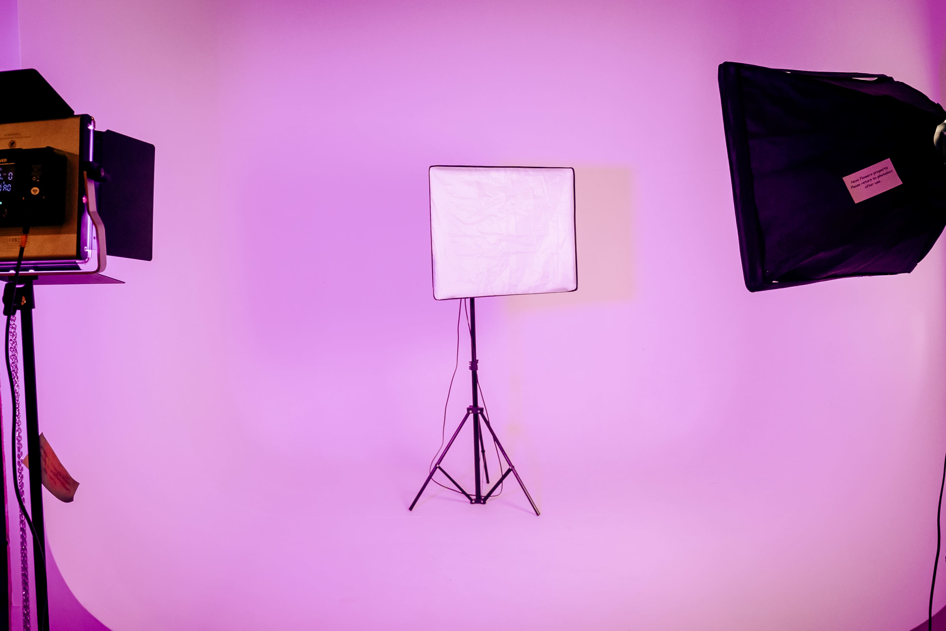 Seamless Photo And Video Cube Image in Southeast Calgary, Calgary, AB