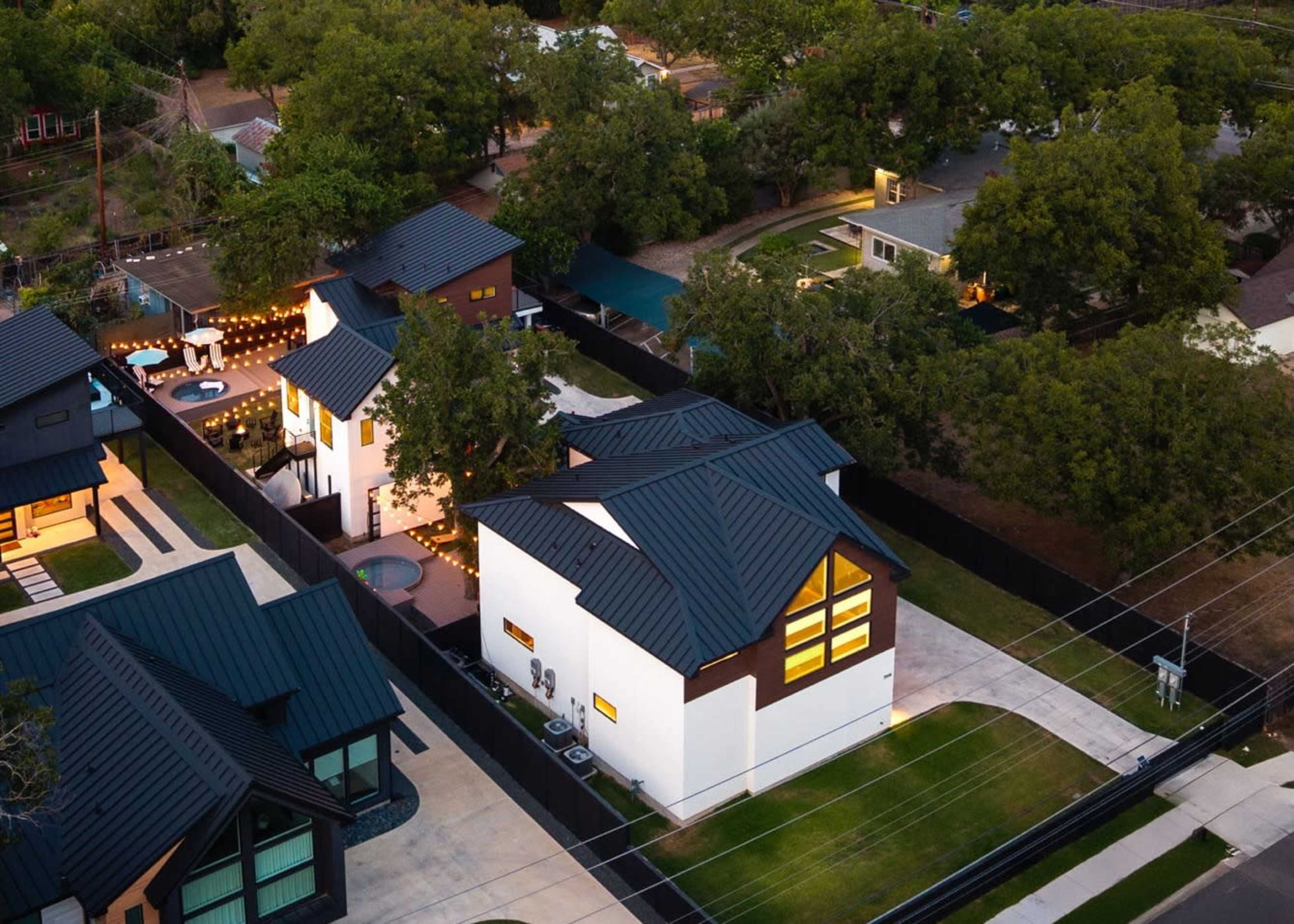 Urban Cowboy Retreat - Expansive Indoor/Outdoor Spaces Near Downtown Image in South Lamar, Austin, TX