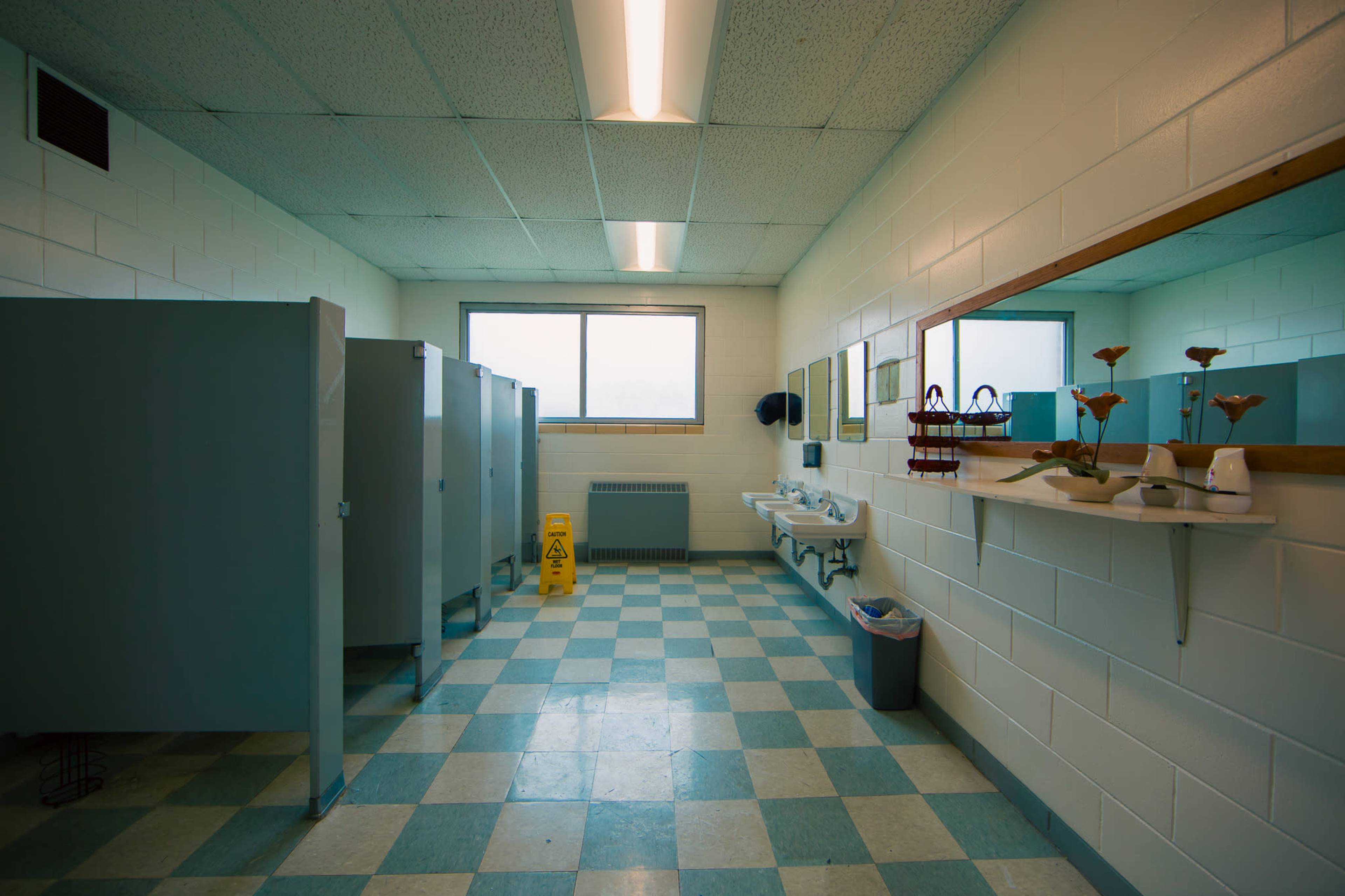 VINTAGE ABANDONED 90'S SCHOOL GYM/CLASSROOM/COURT Image in Thornton Township, LANSING, IL