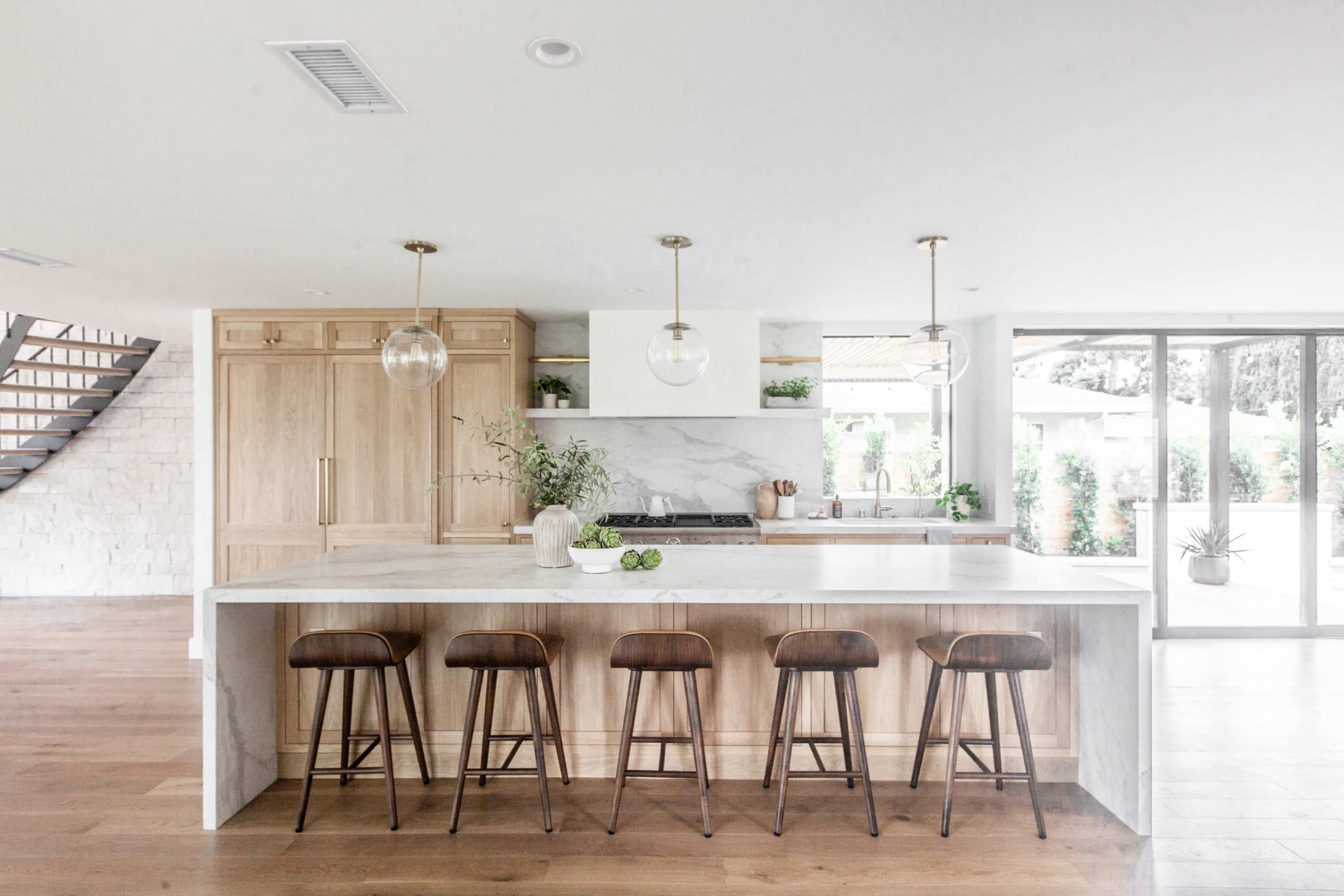 Warm contemporary luxury home Image in Lakewood Village, Long Beach, CA