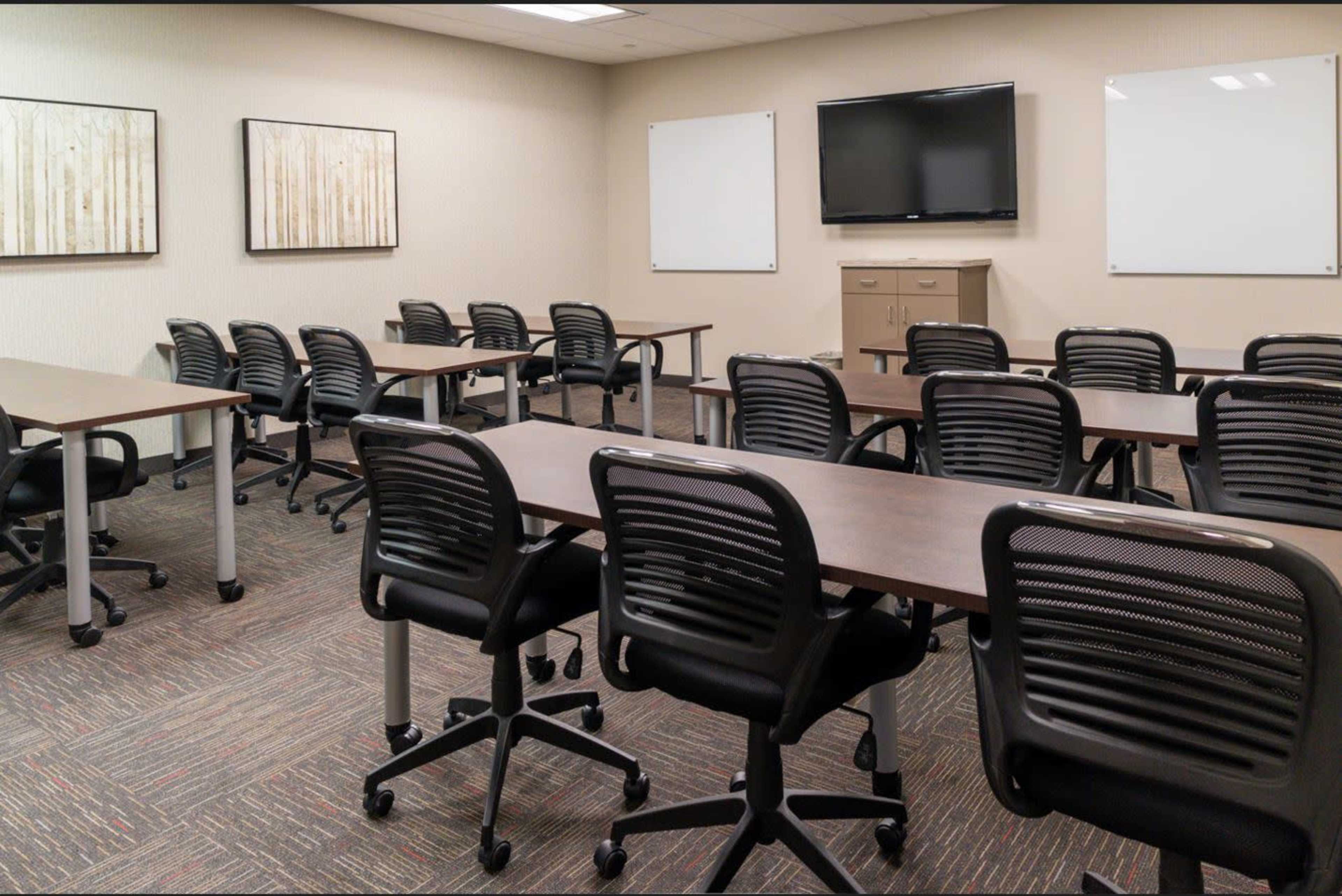 20 Person Training Room - Minnetonka - TV - Whiteboard Image in , Minnetonka, MN