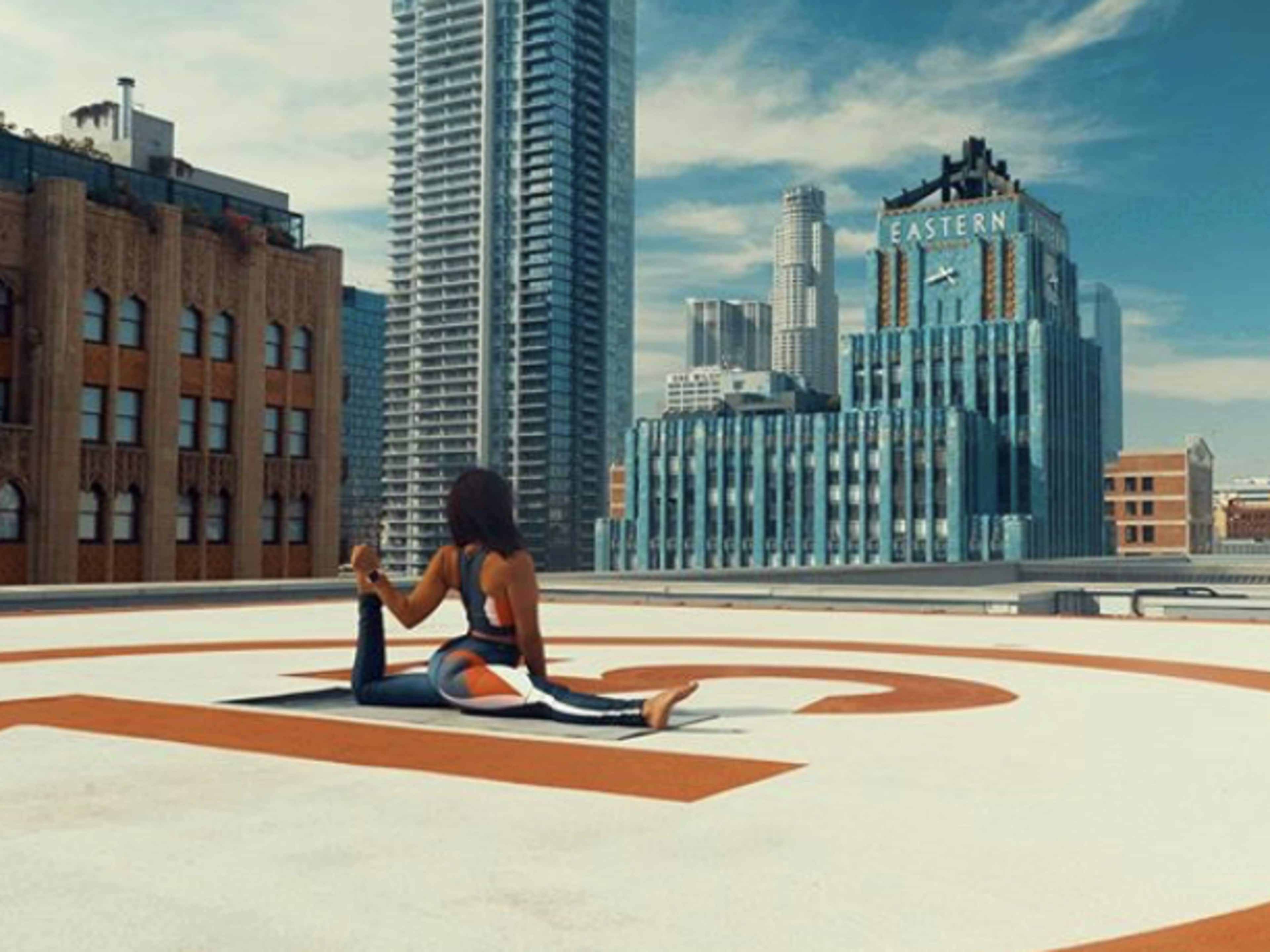 Helipad with magnificent Downtown view 