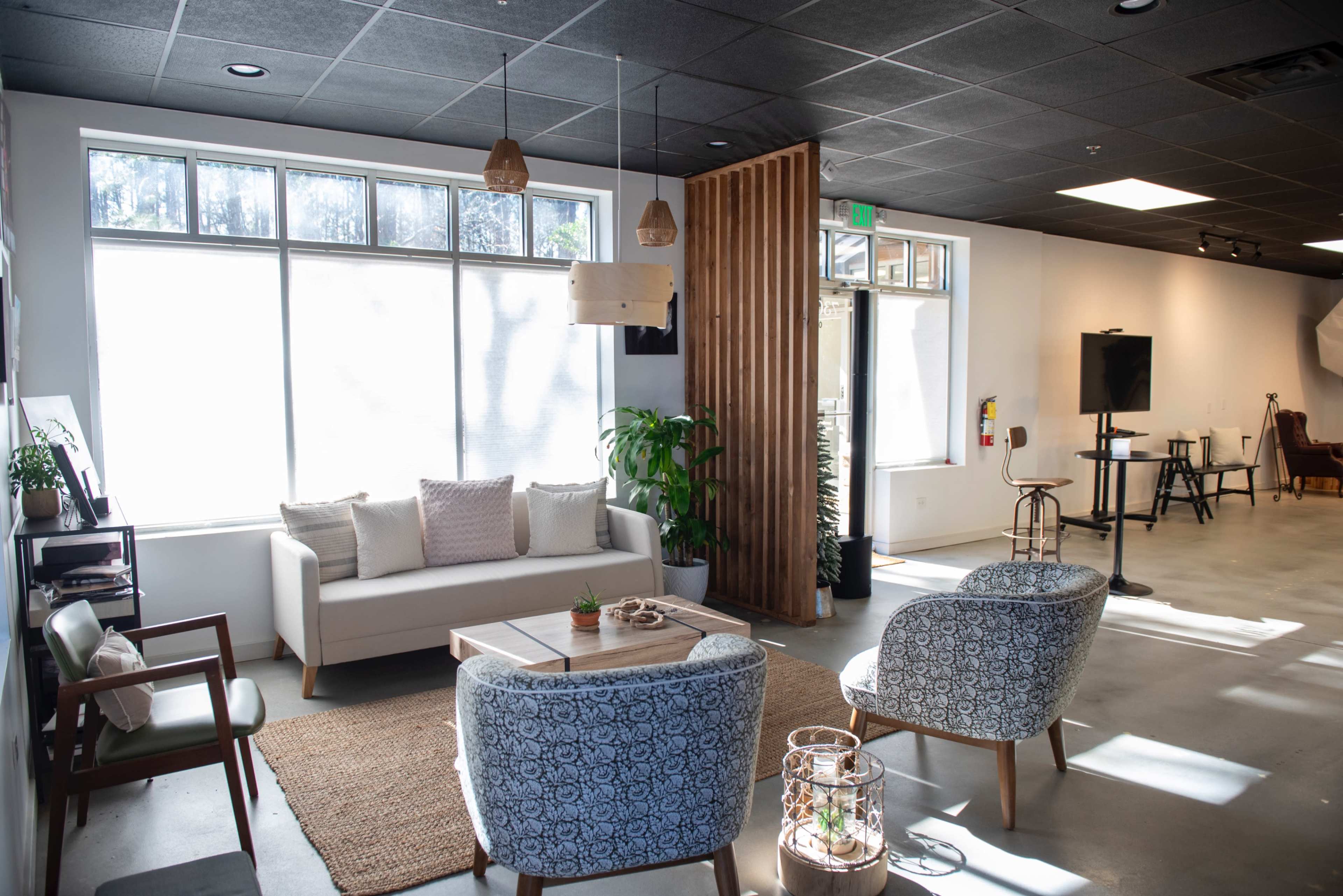 Artistic Natural-Light Studio in Johns Creek for Shoots & Events Image in Johns Creek, Johns Creek, GA