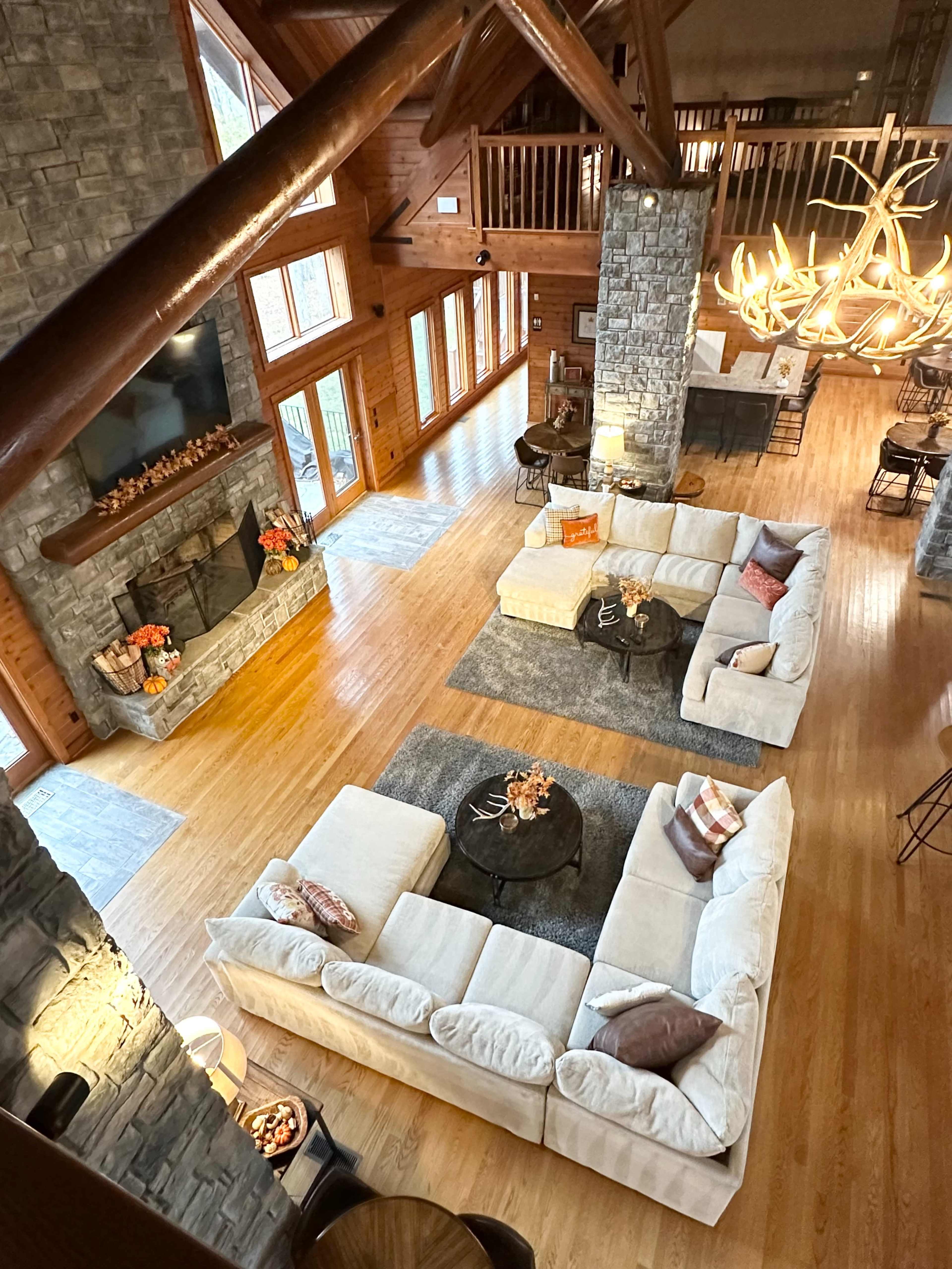 The Lodge: Rustic, Roomy, Refreshing, Retreat Image in , Christiana, TN