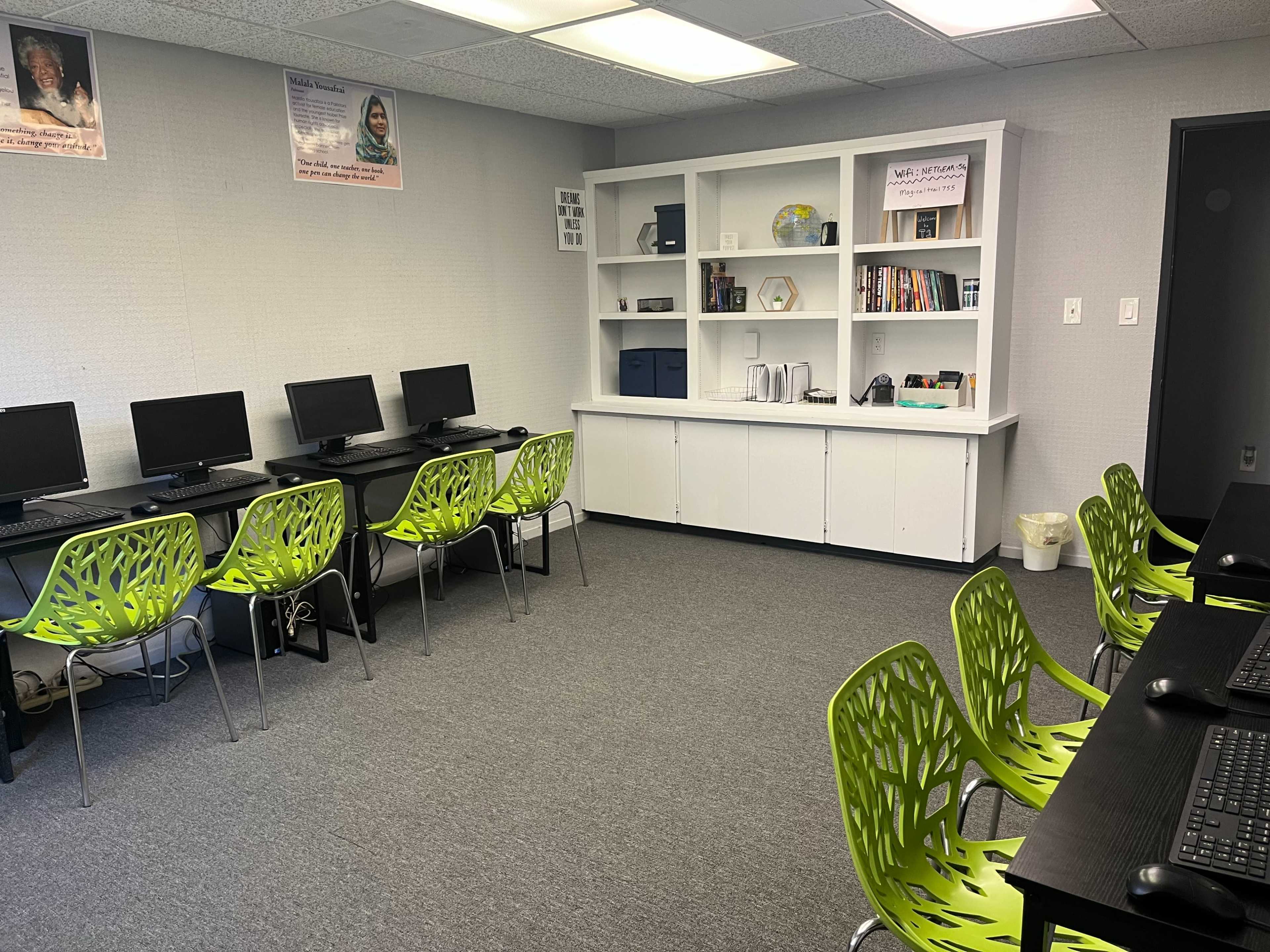 Classroom/Meeting Setting in Commercial Area Image in Fresno, Fresno, CA