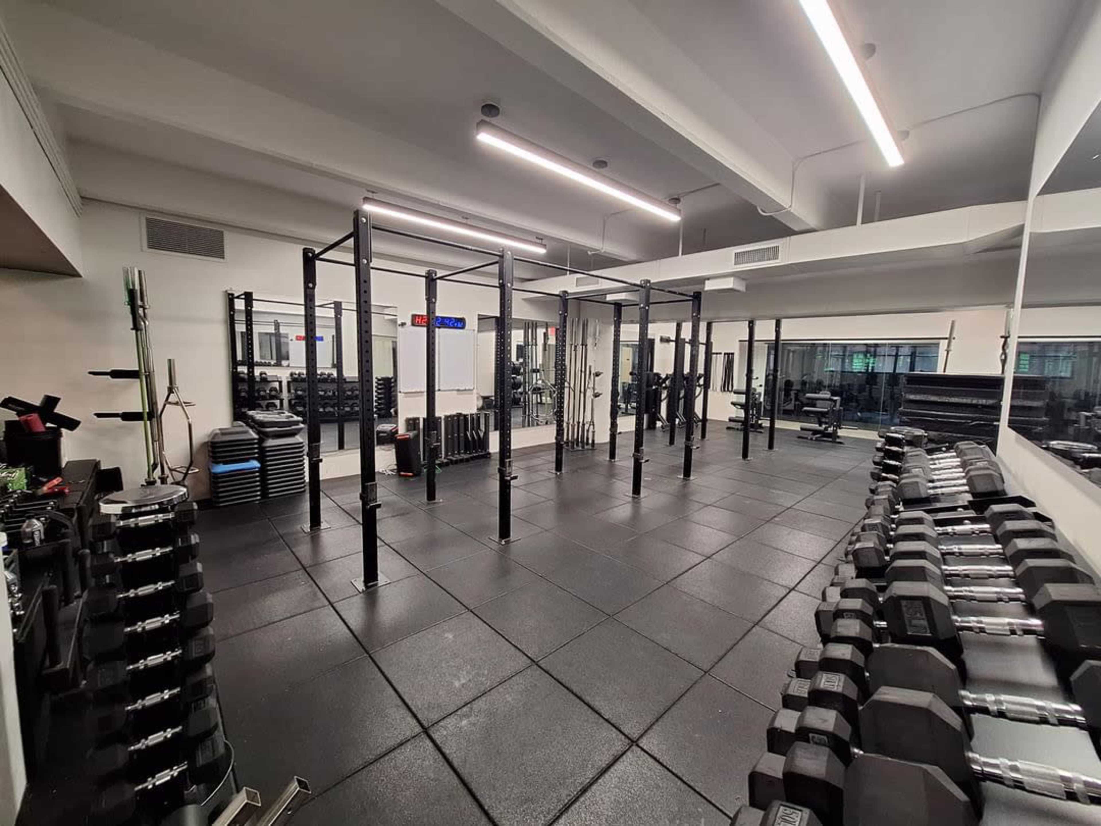 LARGE modern Boutique Fitness studio with Coffee/Juice bar rustic modern Lobby Image in Midtown Manhattan, New York, NY