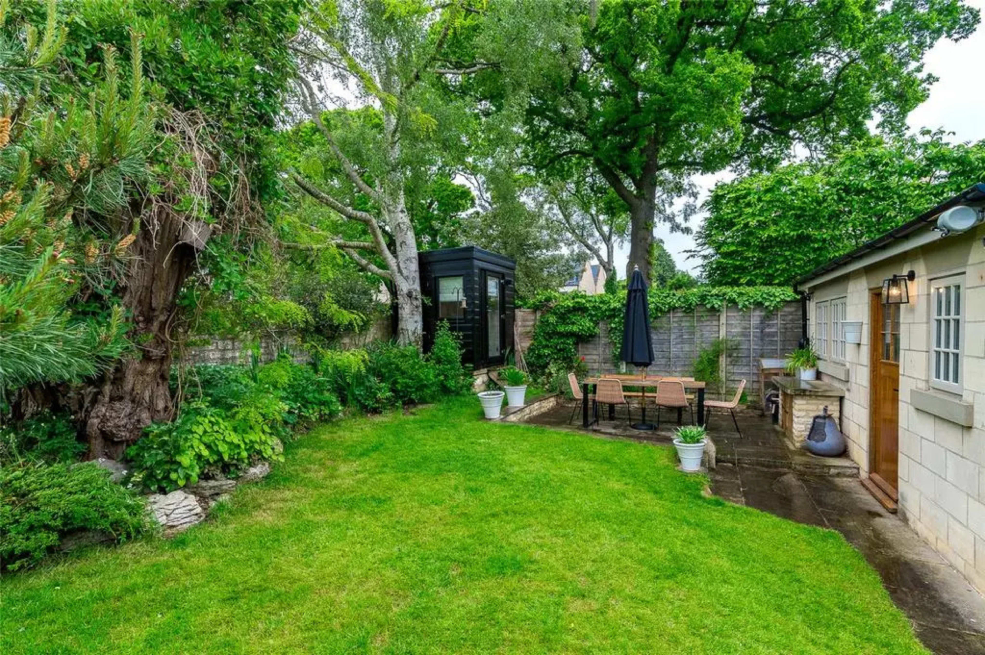 3 Bedroom Character Property with cottage style features Image in Boston Spa, Boston Spa, ENG