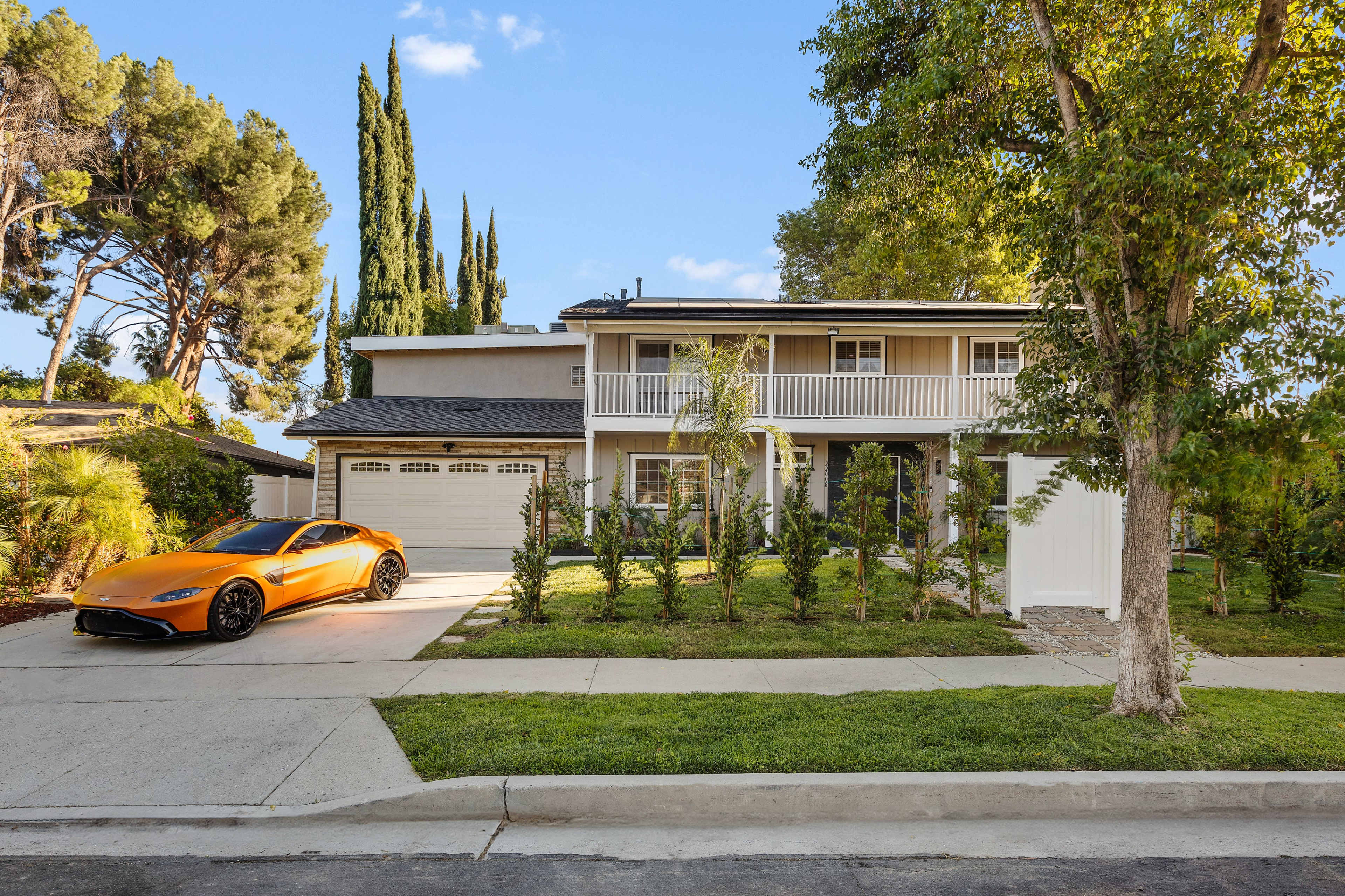 Villa Oasis: Spacious, Luxurious, Private Retreat. Image in West Hills, West hills, CA