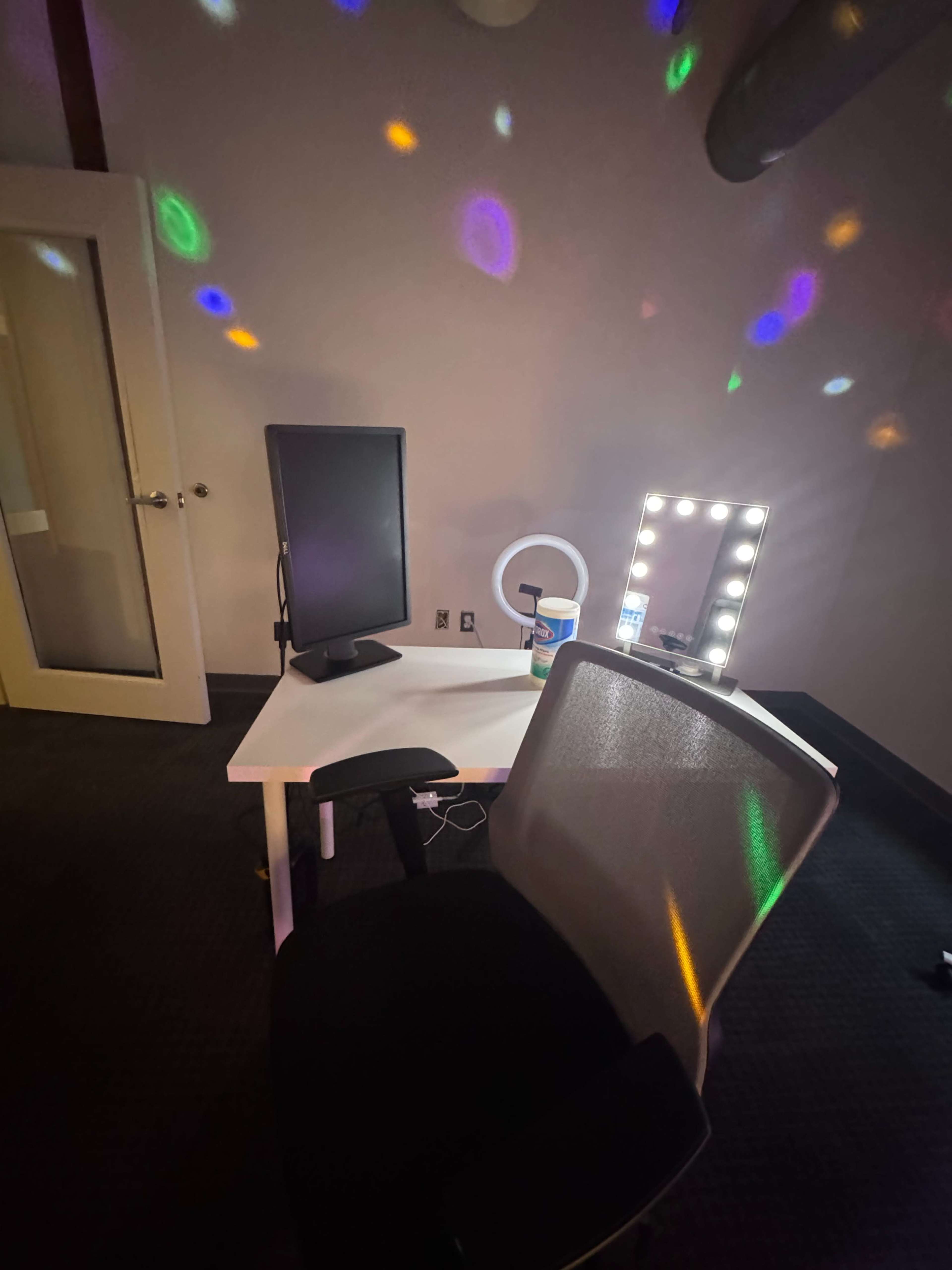 Aesthetic Livestream & Content Creation Studio with Natural Light Image in Fells Point, Baltimore, MD