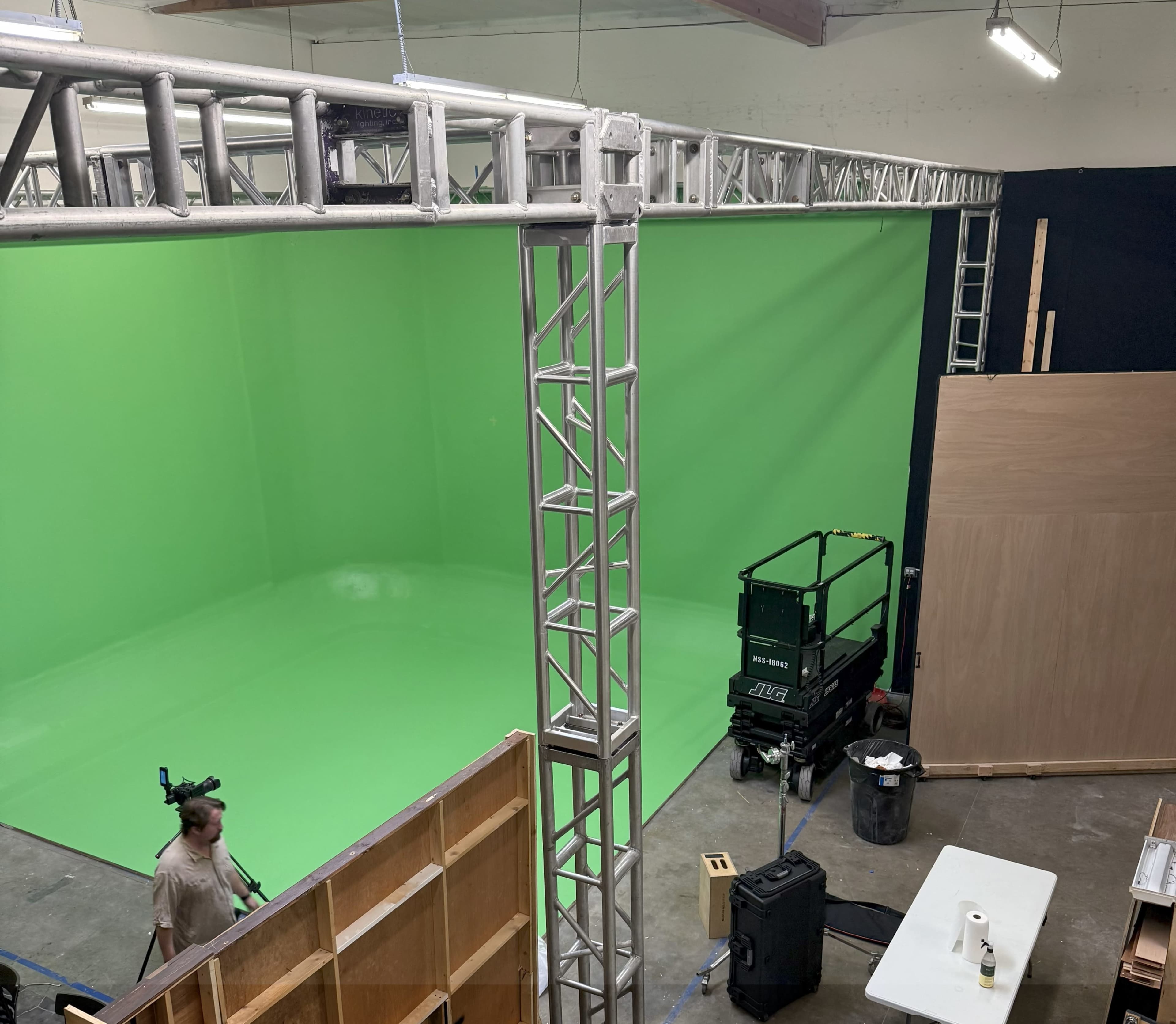Large Green Screen in the South Bay Image in Pueblo, Torrance, CA