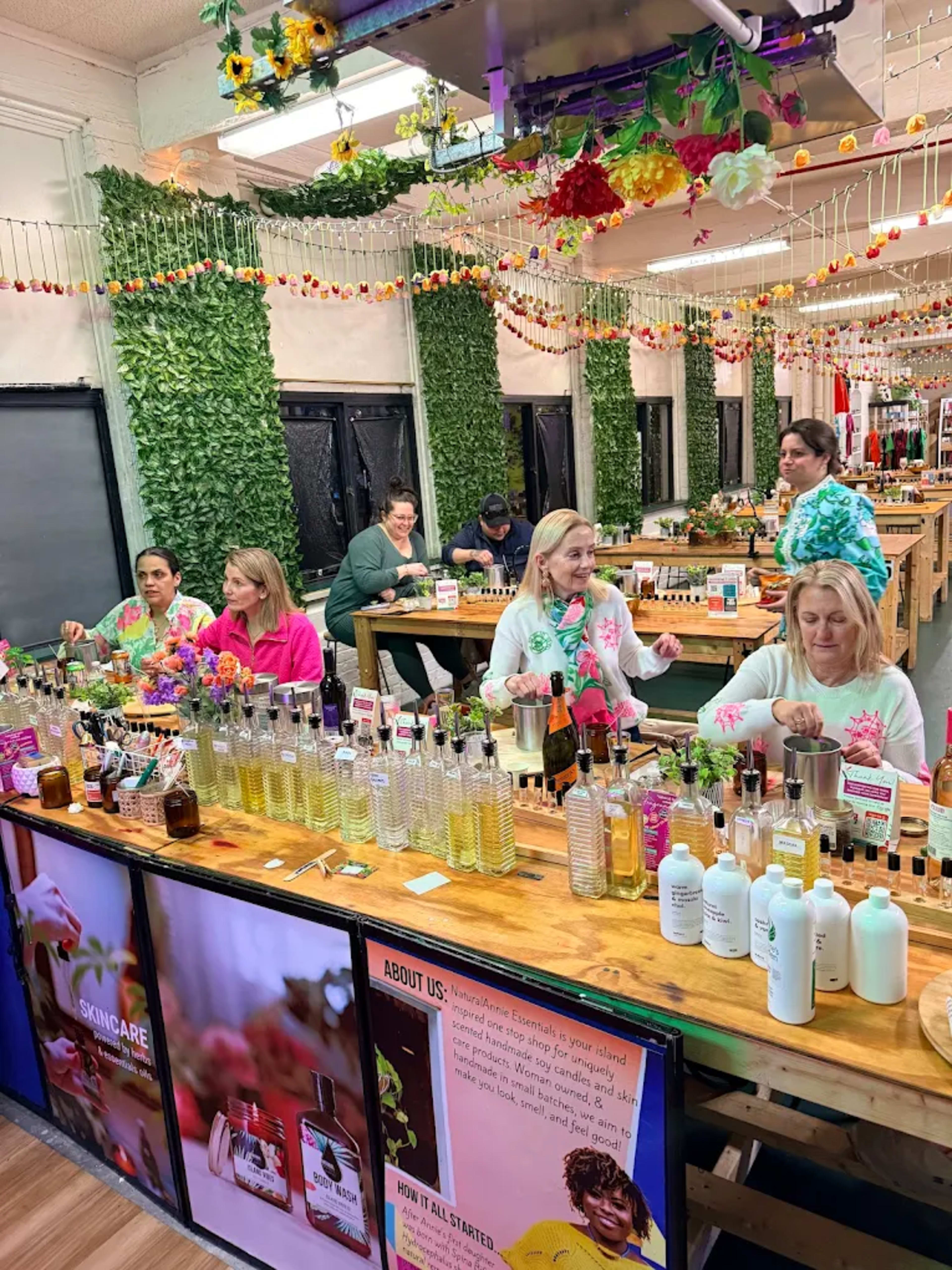 Creative Event Space in Bridgeport,CT | Fully Decorated | Ideal for Meetings, Workshops & Networking Image in East End, BRIDGEPORT, CT