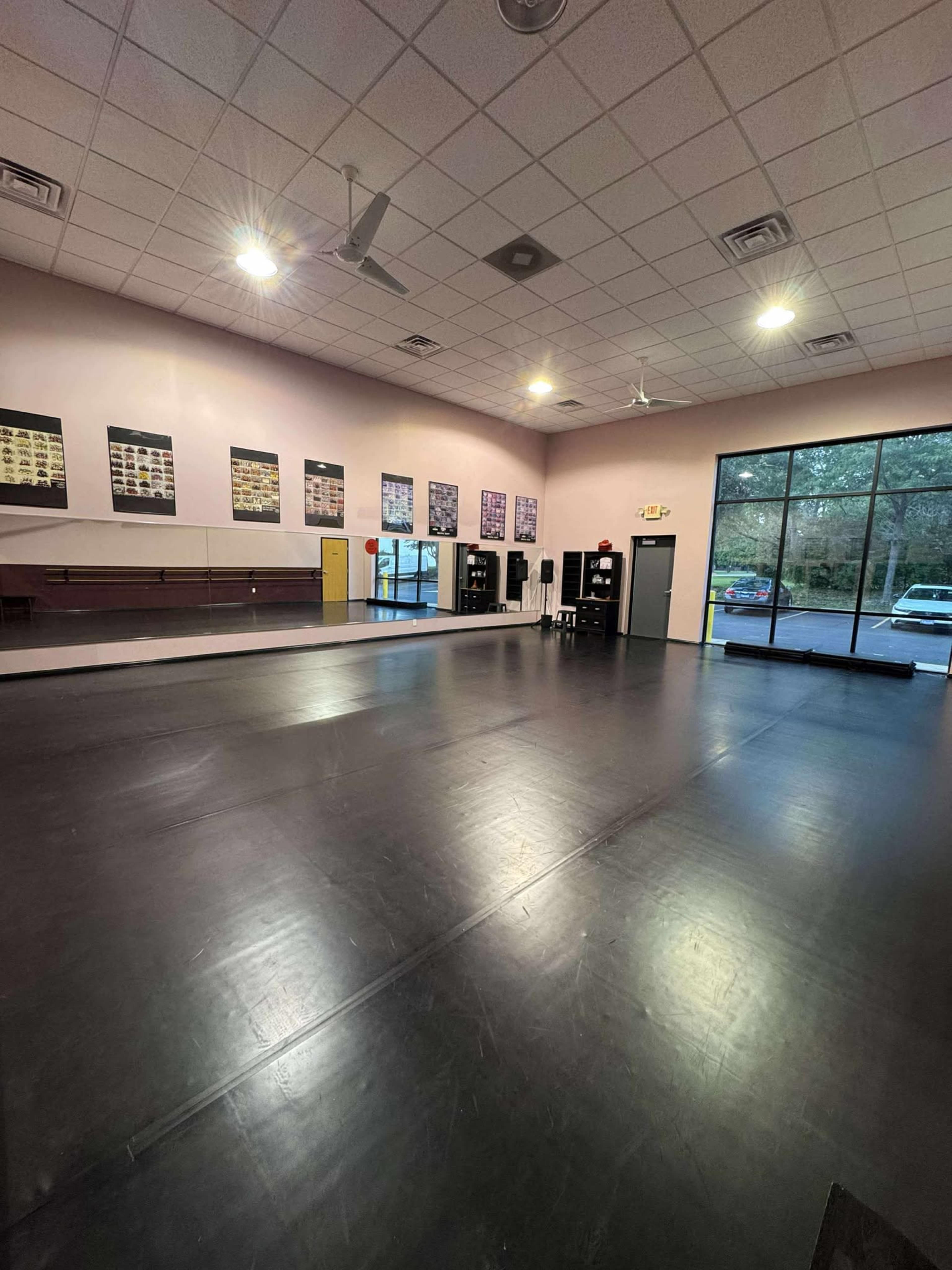 Studio space for parties, events, rehearsals, photo shoots, and more! Image in Algonquin Township, Crystal Lake, IL